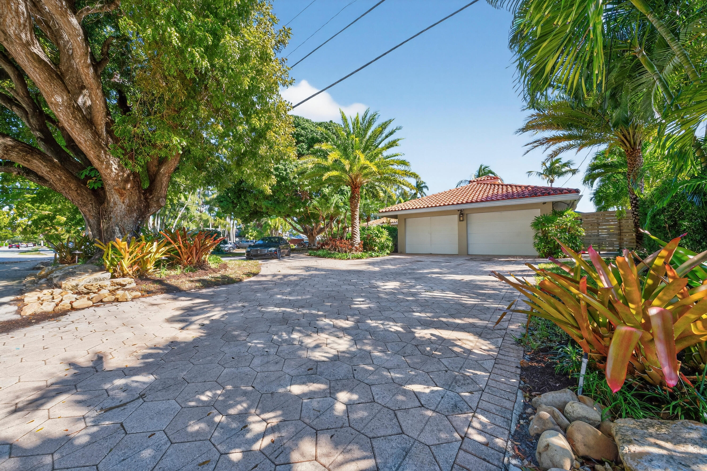 2460 Bayview Fort Lauderdale, FL 33305