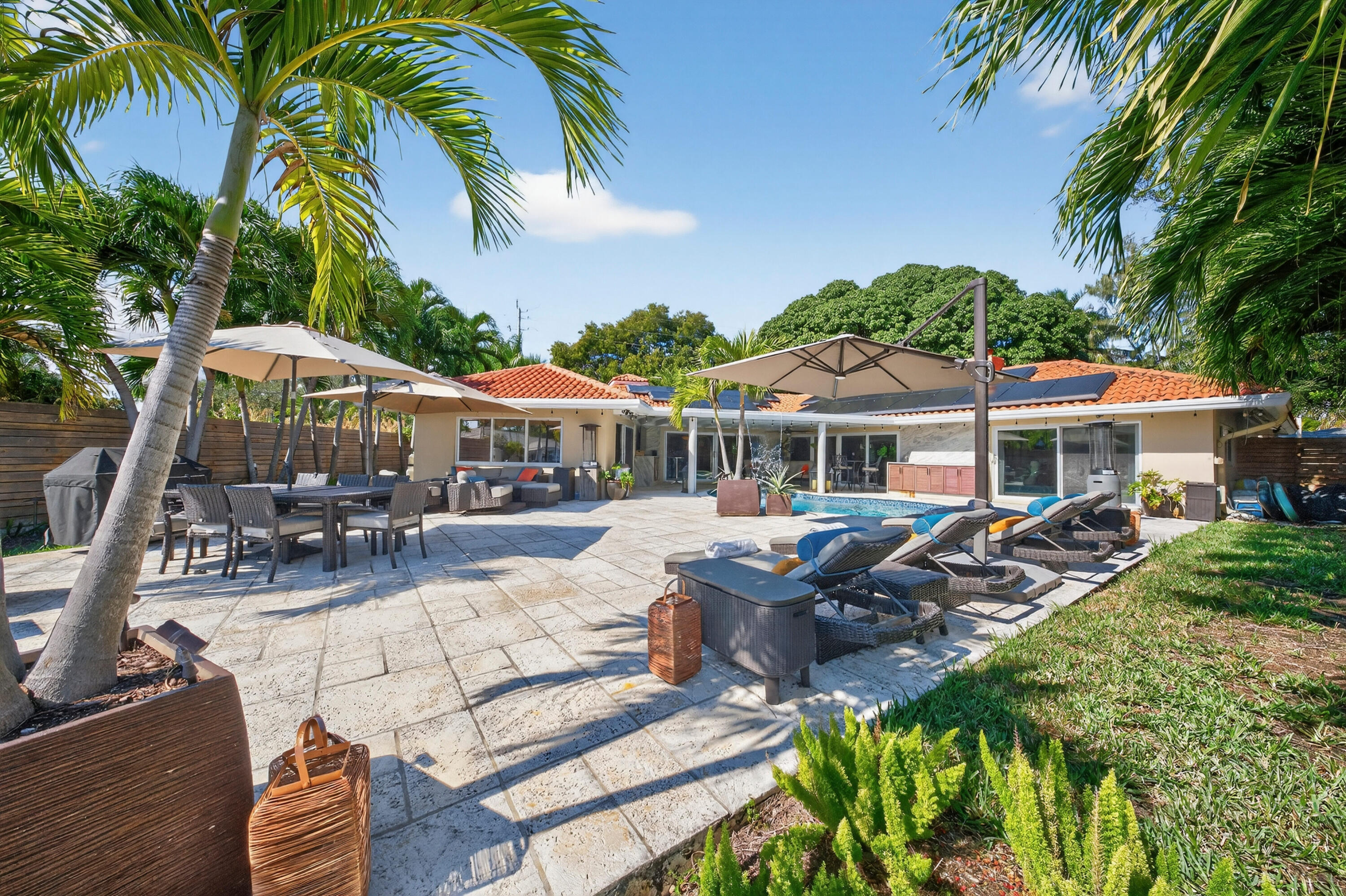 2460 Bayview Fort Lauderdale, FL 33305