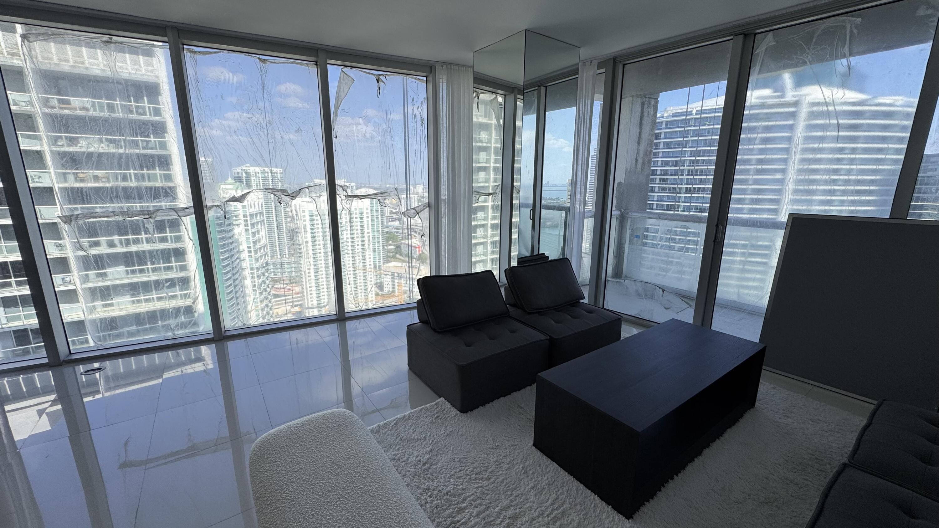 475 Brickell #4615 Miami, FL 33131