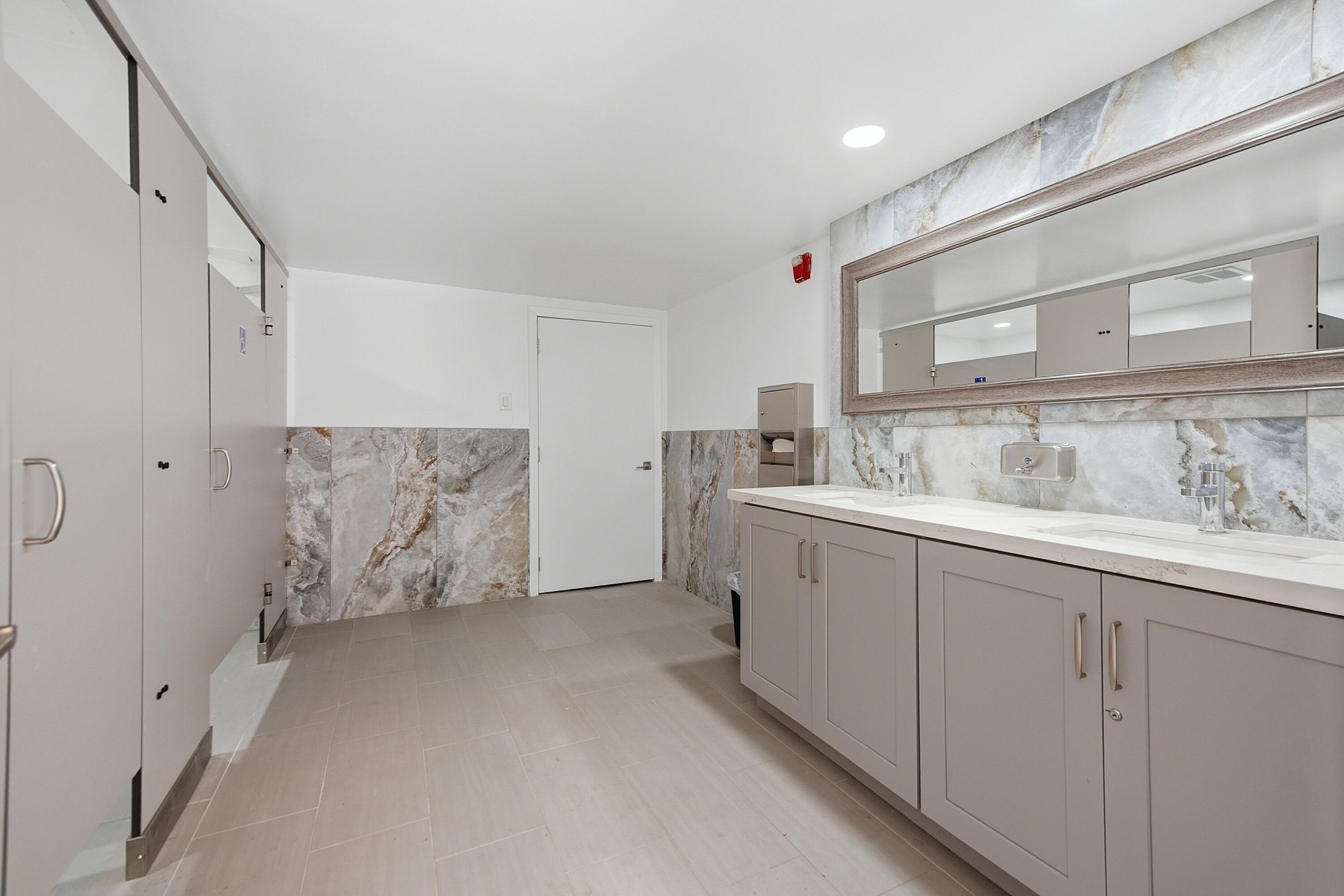 2001 N Ocean #702s Fort Lauderdale, FL 33305