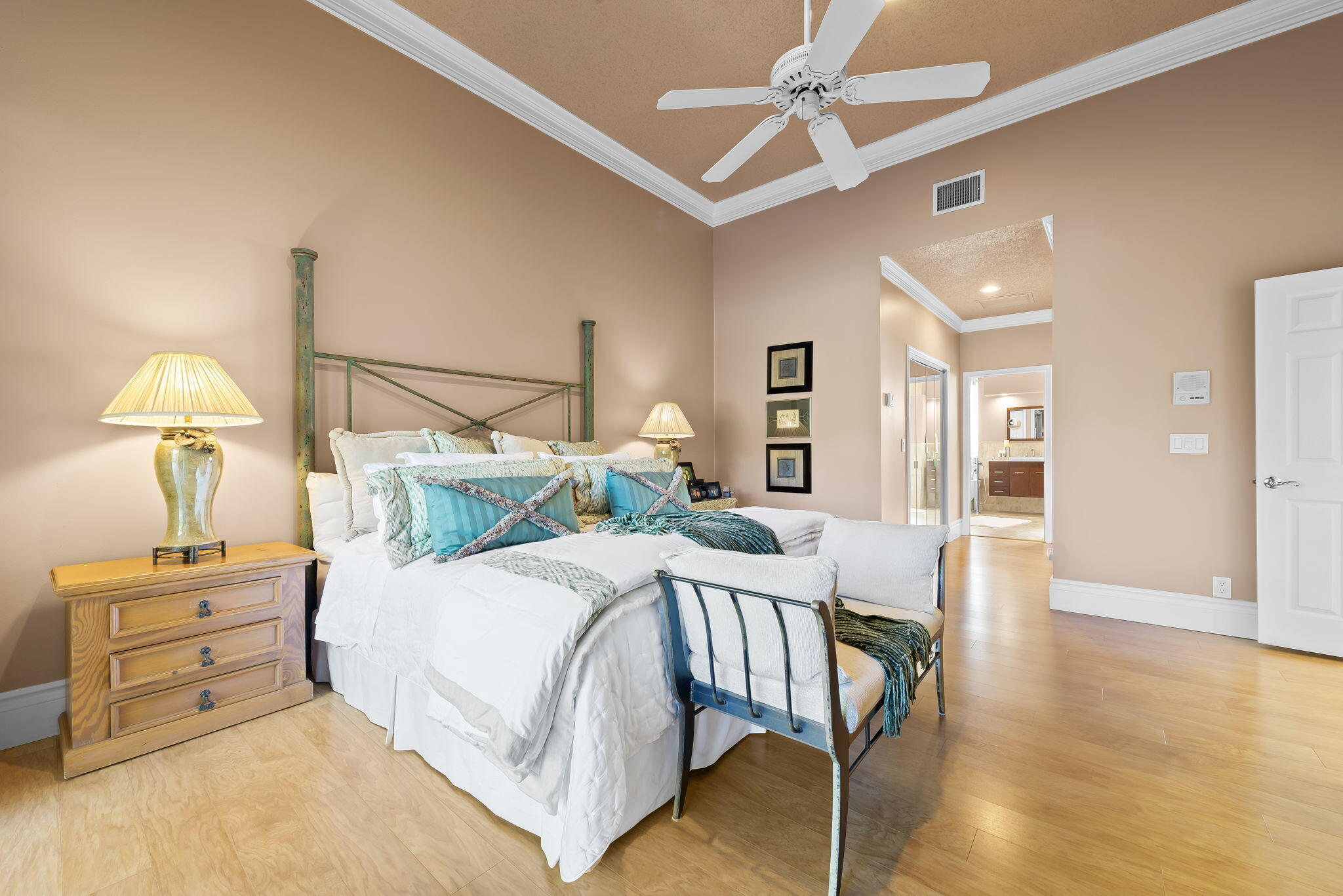 3062 Lakewood Weston, FL 33332