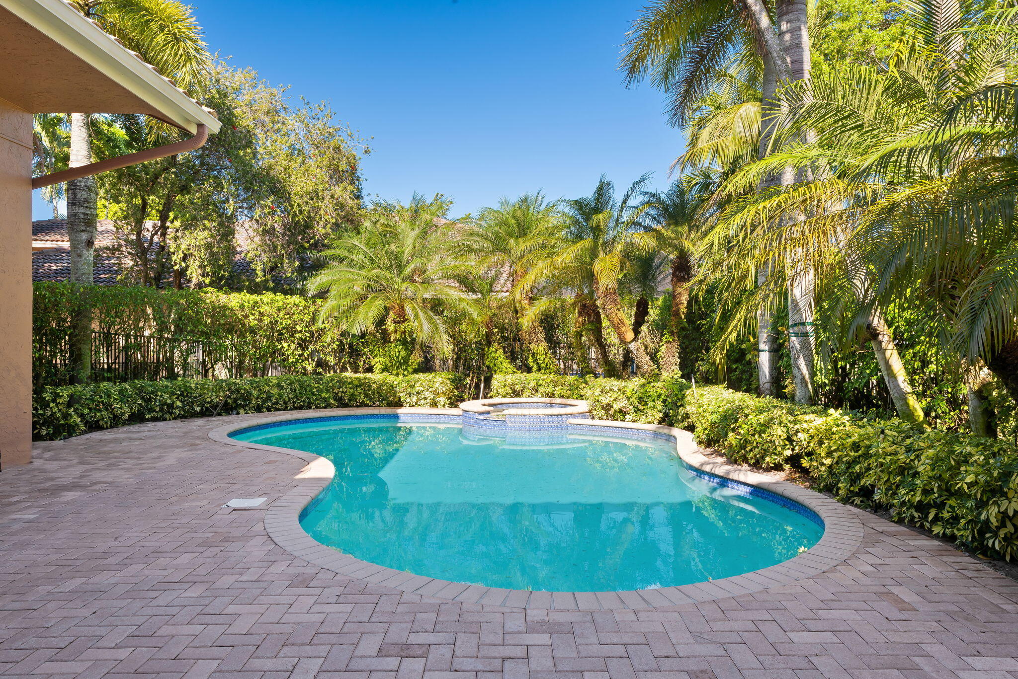 3062 Lakewood Weston, FL 33332