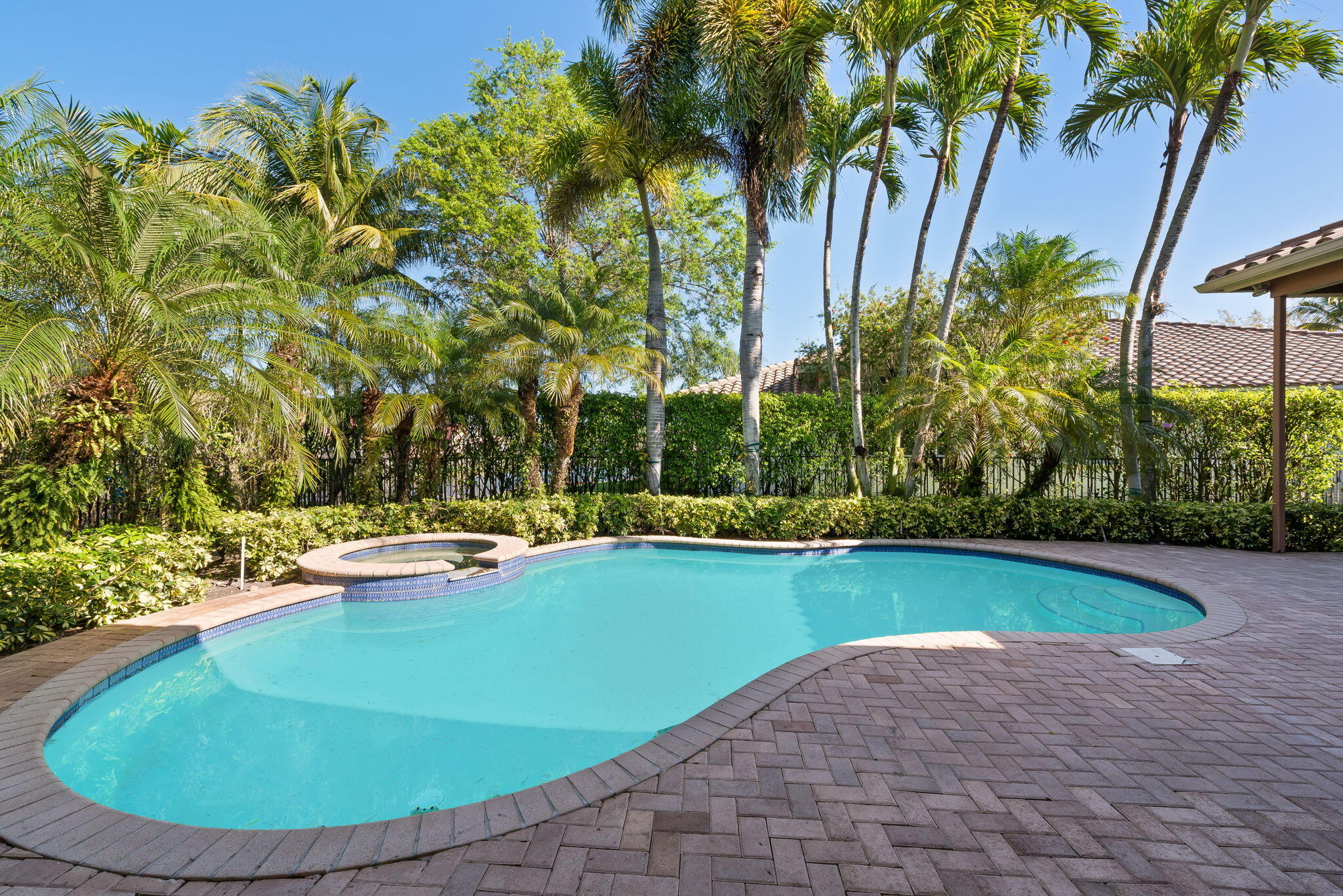 3062 Lakewood Weston, FL 33332