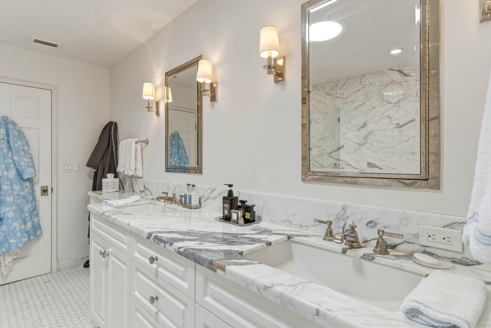 152 Chilean Palm Beach, FL 33480