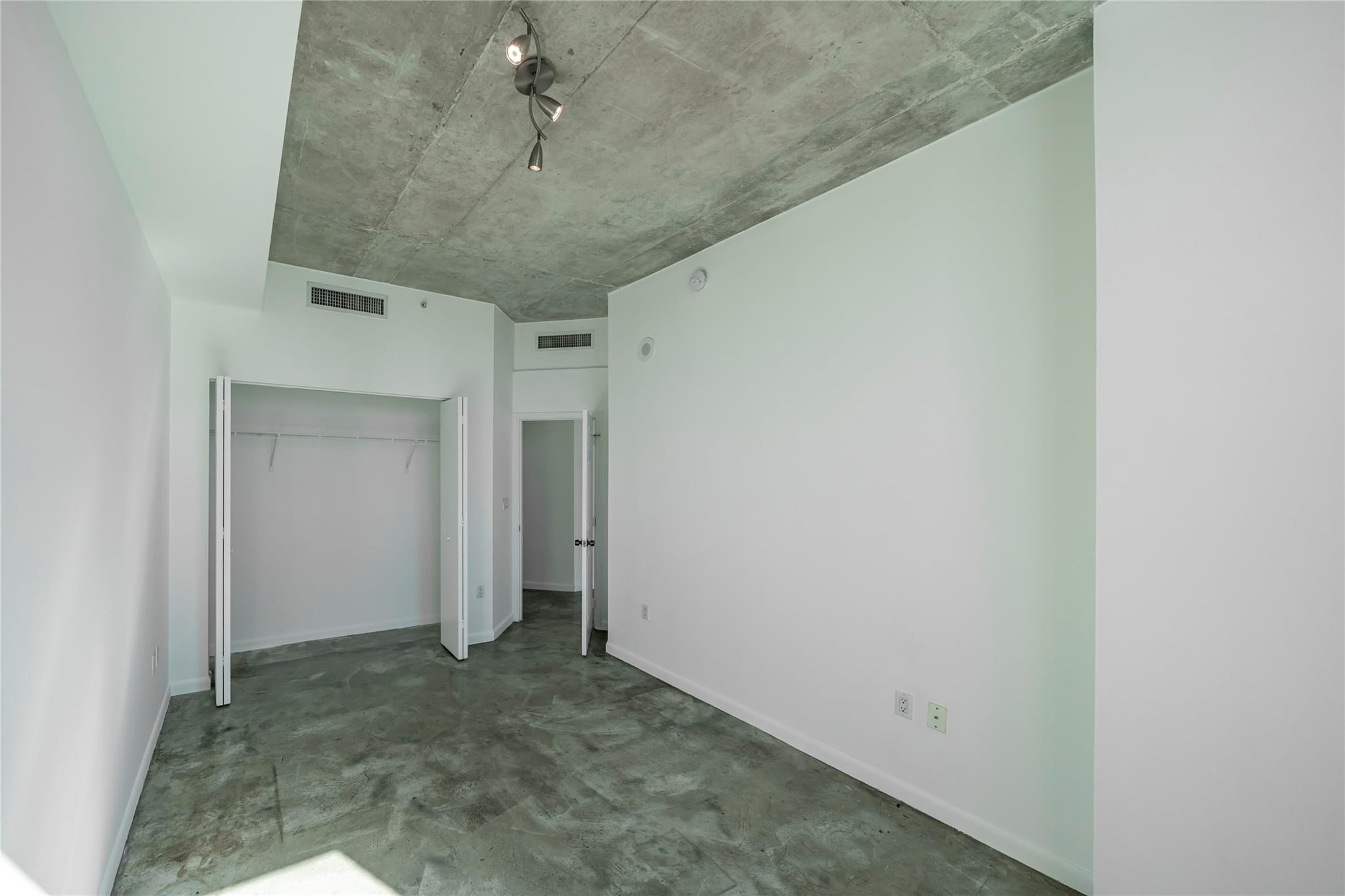 image Loft Downtown I10