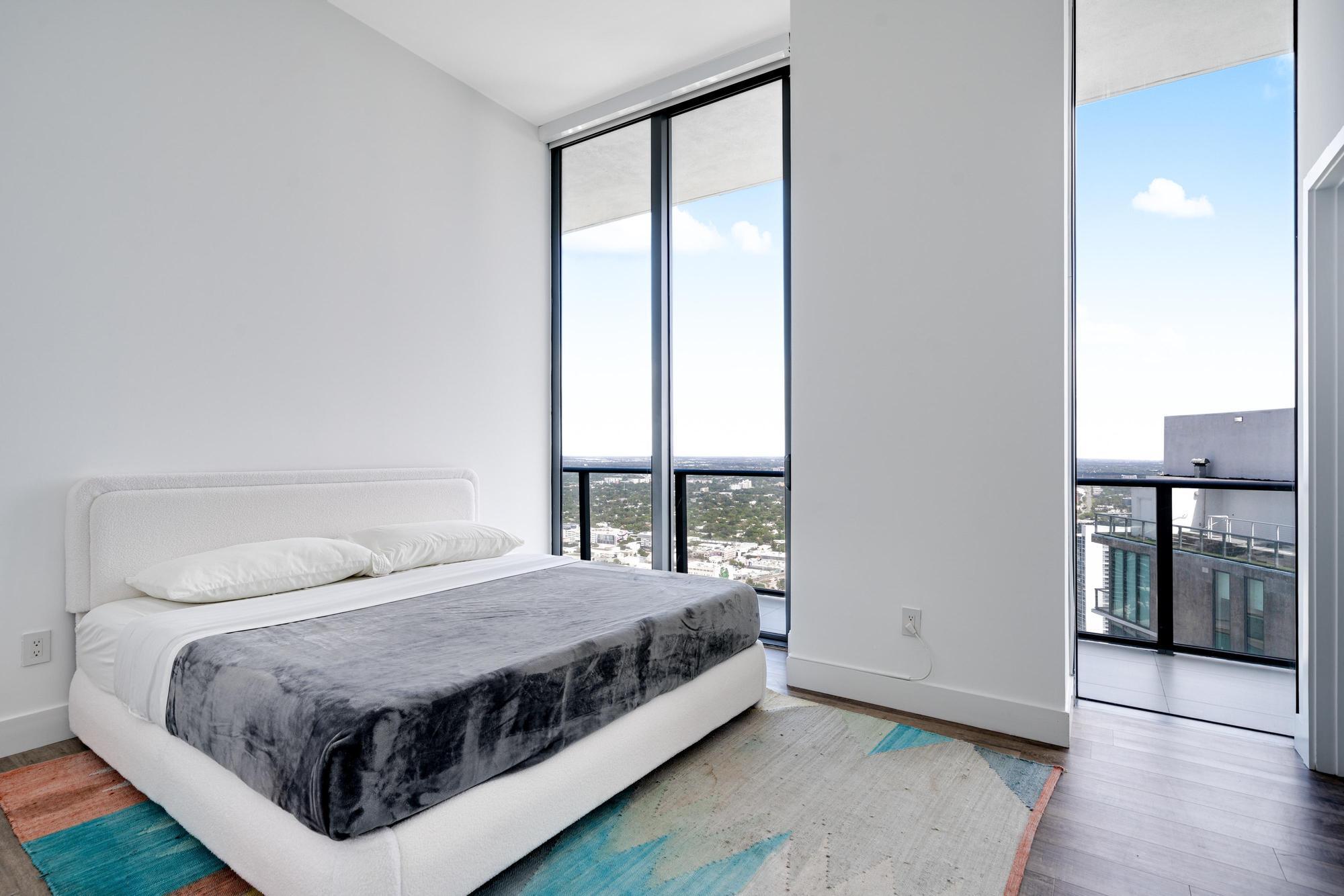 480 NE 31st #Ph5104 Miami, FL 33137