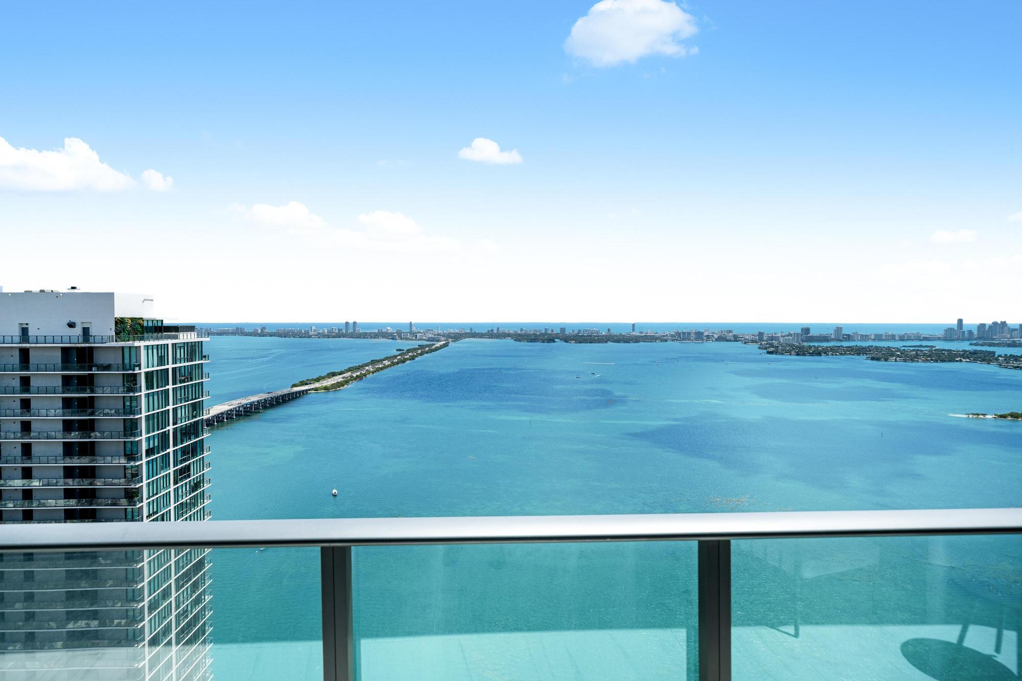 480 NE 31st #Ph5104 Miami, FL 33137