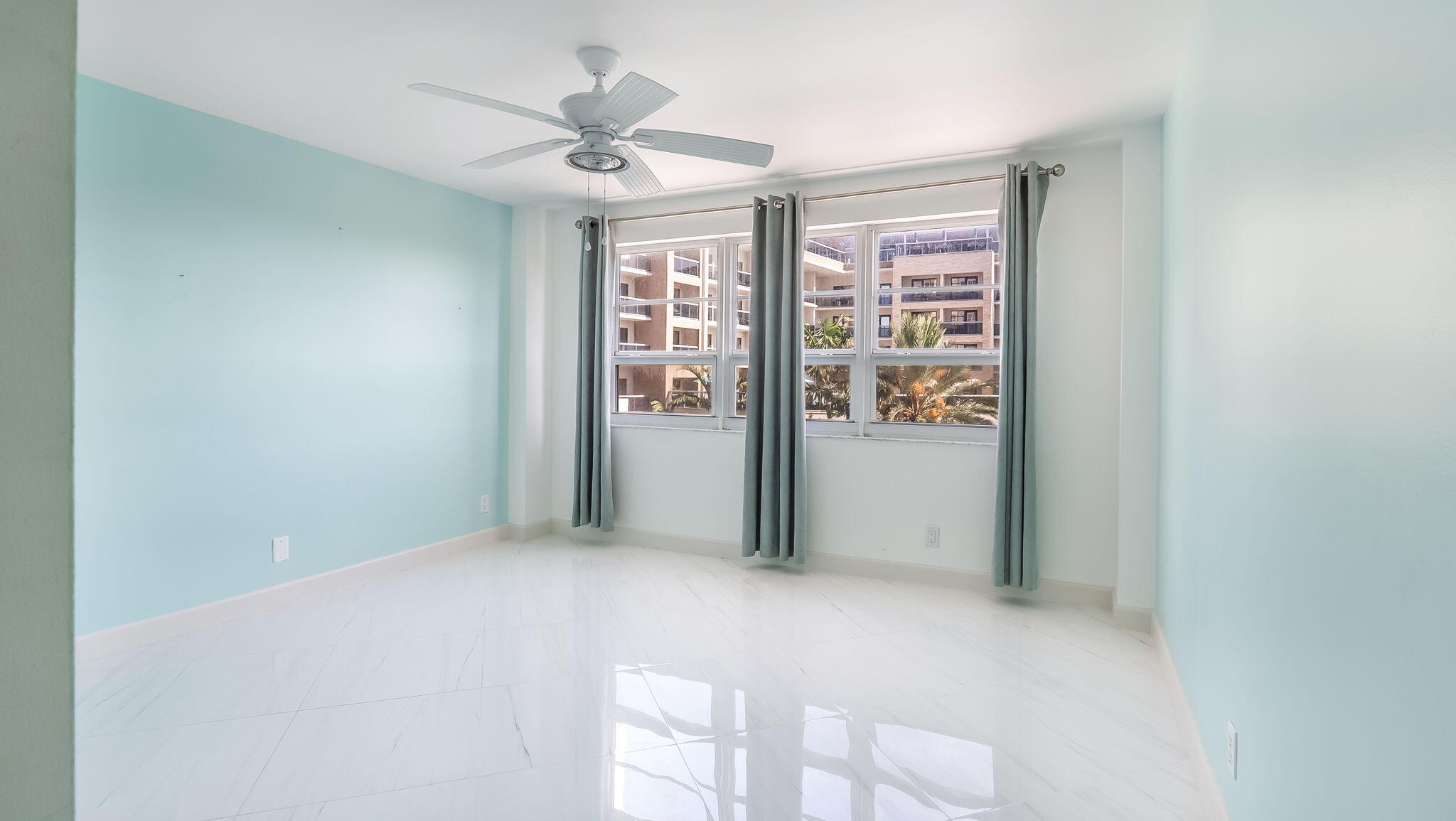 133 N Pompano Bch #204 Pompano Beach, FL 33062