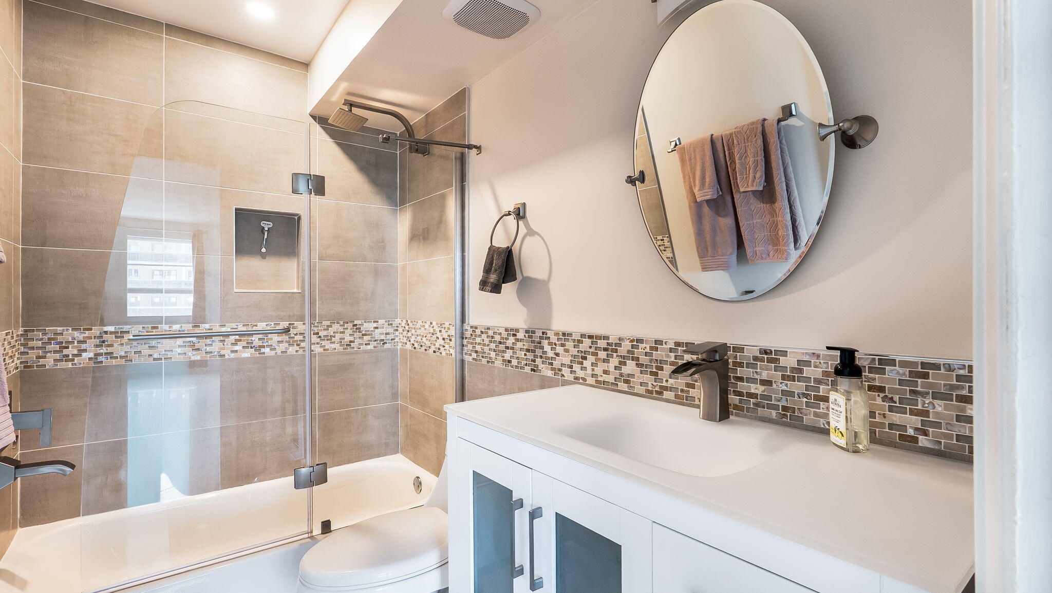 133 N Pompano Bch #204 Pompano Beach, FL 33062
