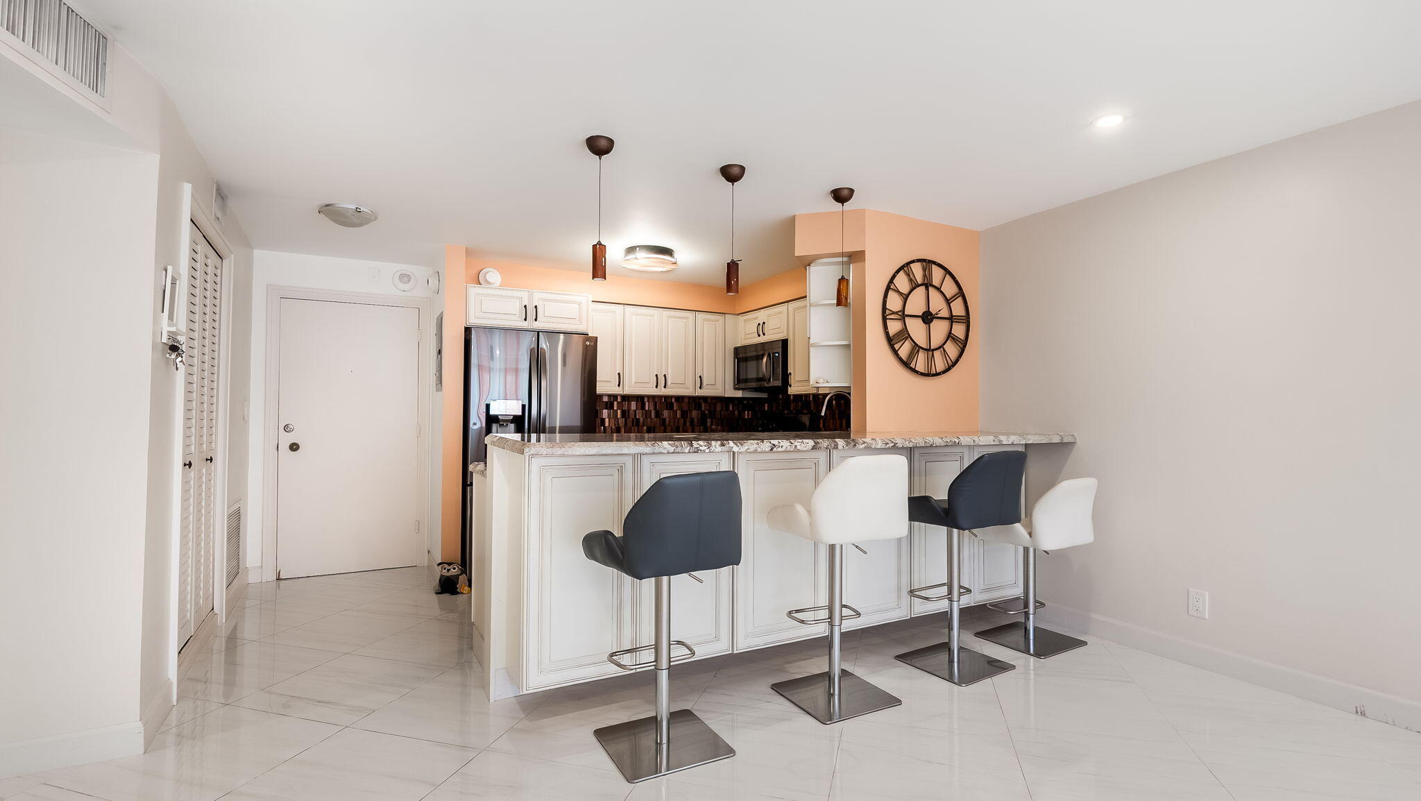 133 N Pompano Bch #204 Pompano Beach, FL 33062