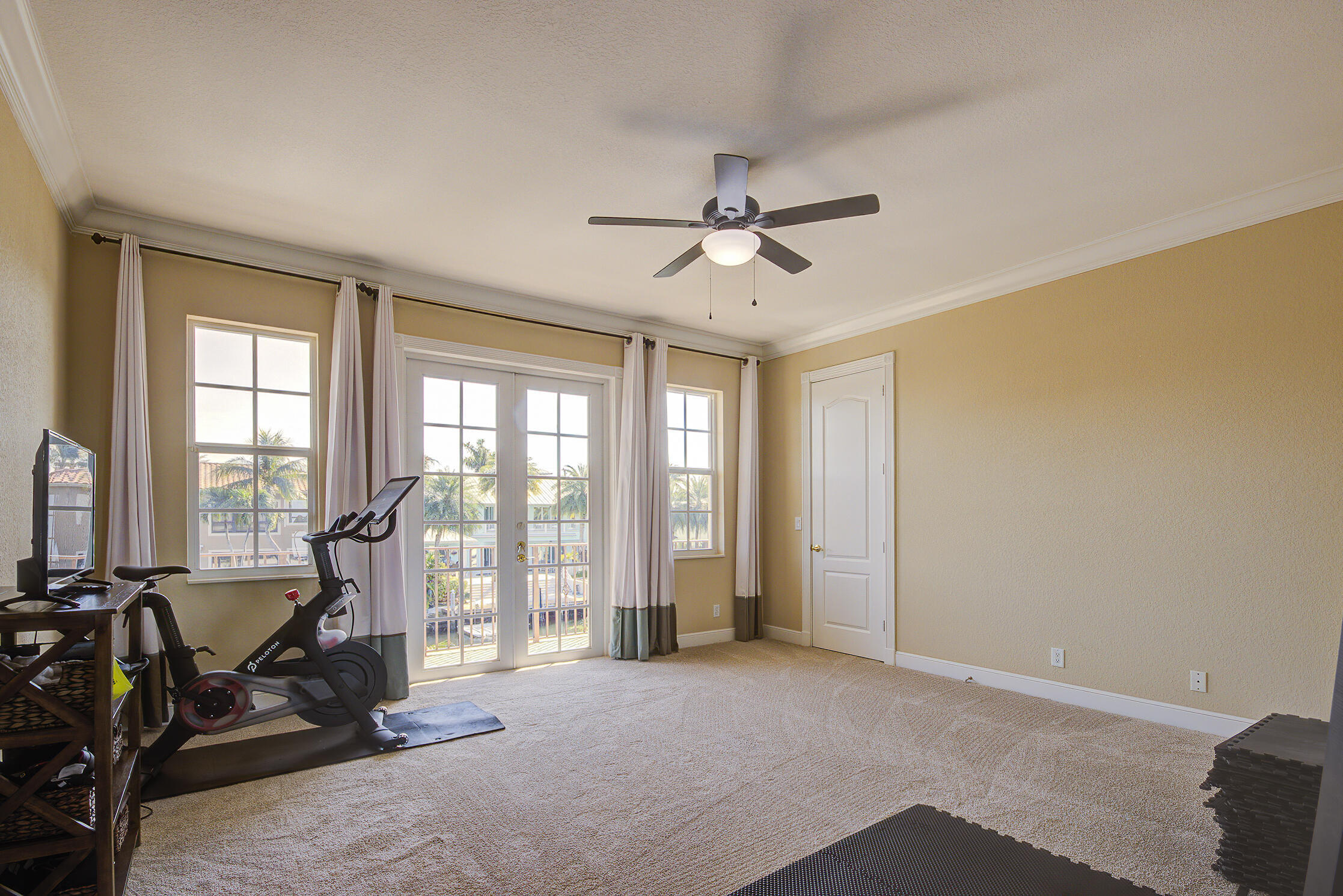 4040 NE 25th Lighthouse Point, FL 33064
