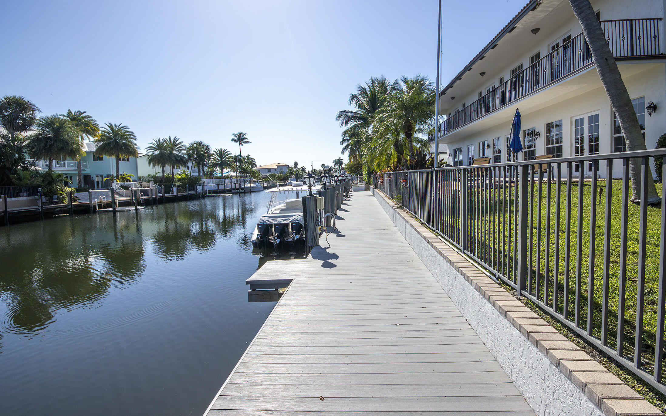 4040 NE 25th Lighthouse Point, FL 33064