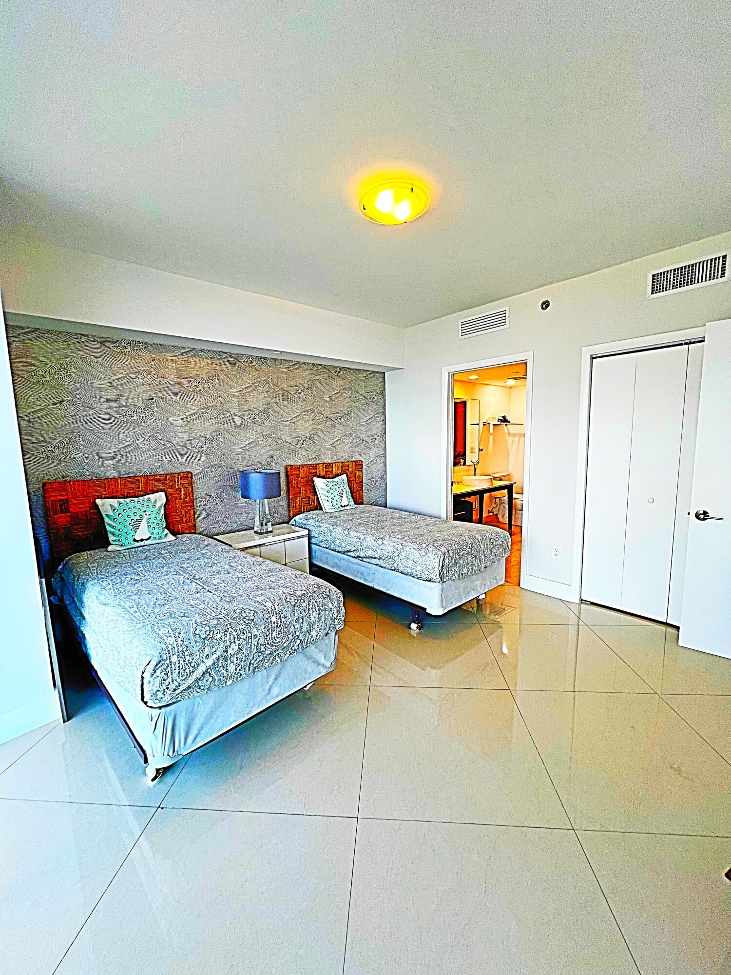 image Icon Brickell II16