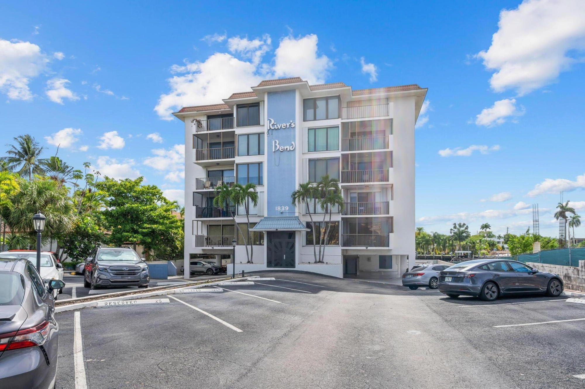1839 Middle Riv Dr #501