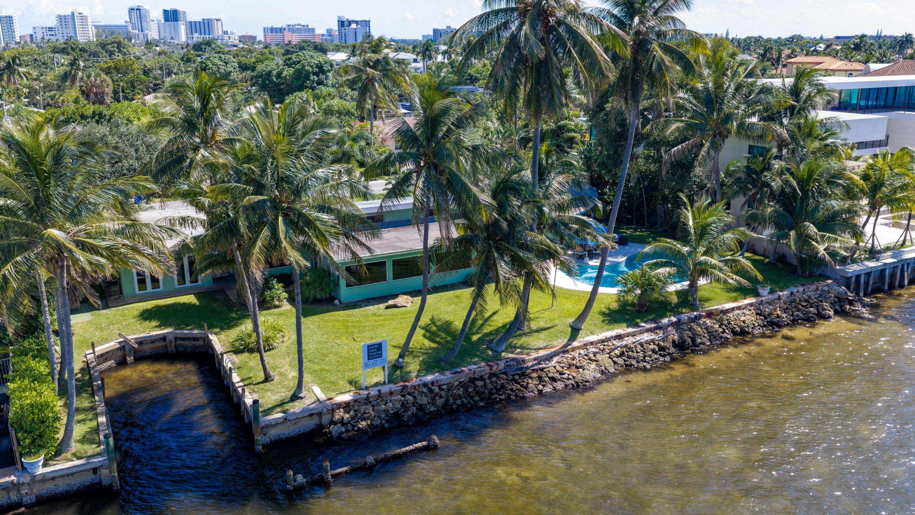2605 N Riverside Pompano Beach, FL 33062