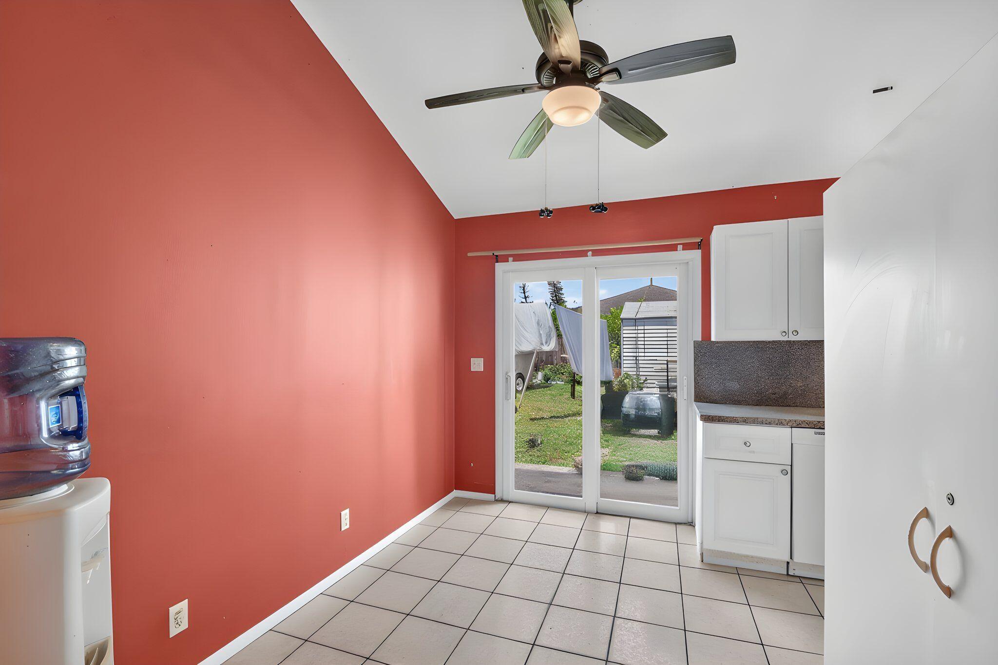 207/227 Ethelyn Dr West Palm Beach, FL 33415