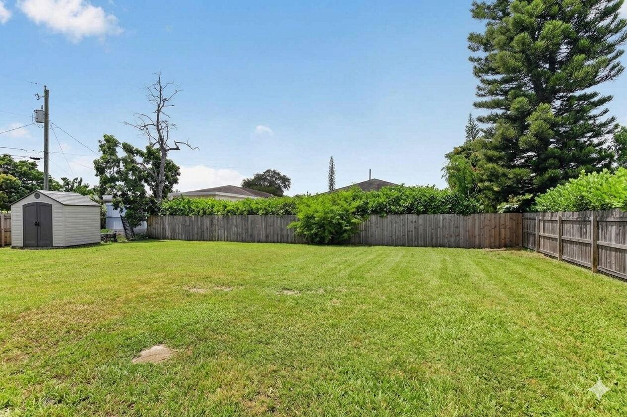 207/227 Ethelyn Dr West Palm Beach, FL 33415