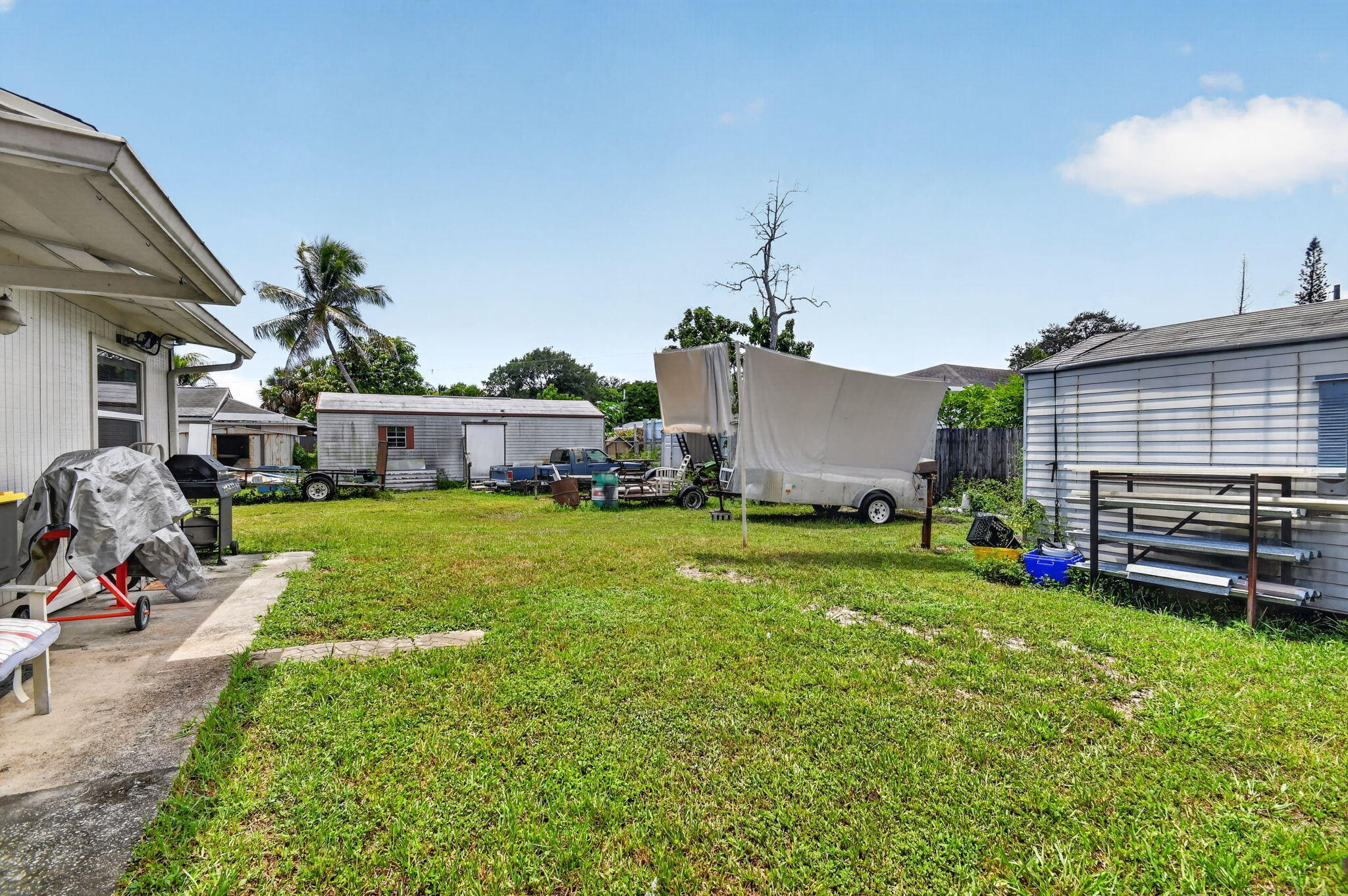 207/227 Ethelyn Dr West Palm Beach, FL 33415