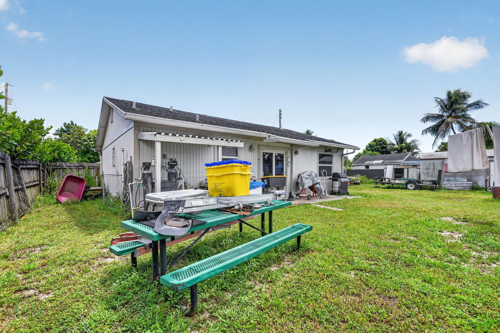 207/227 Ethelyn Dr West Palm Beach, FL 33415