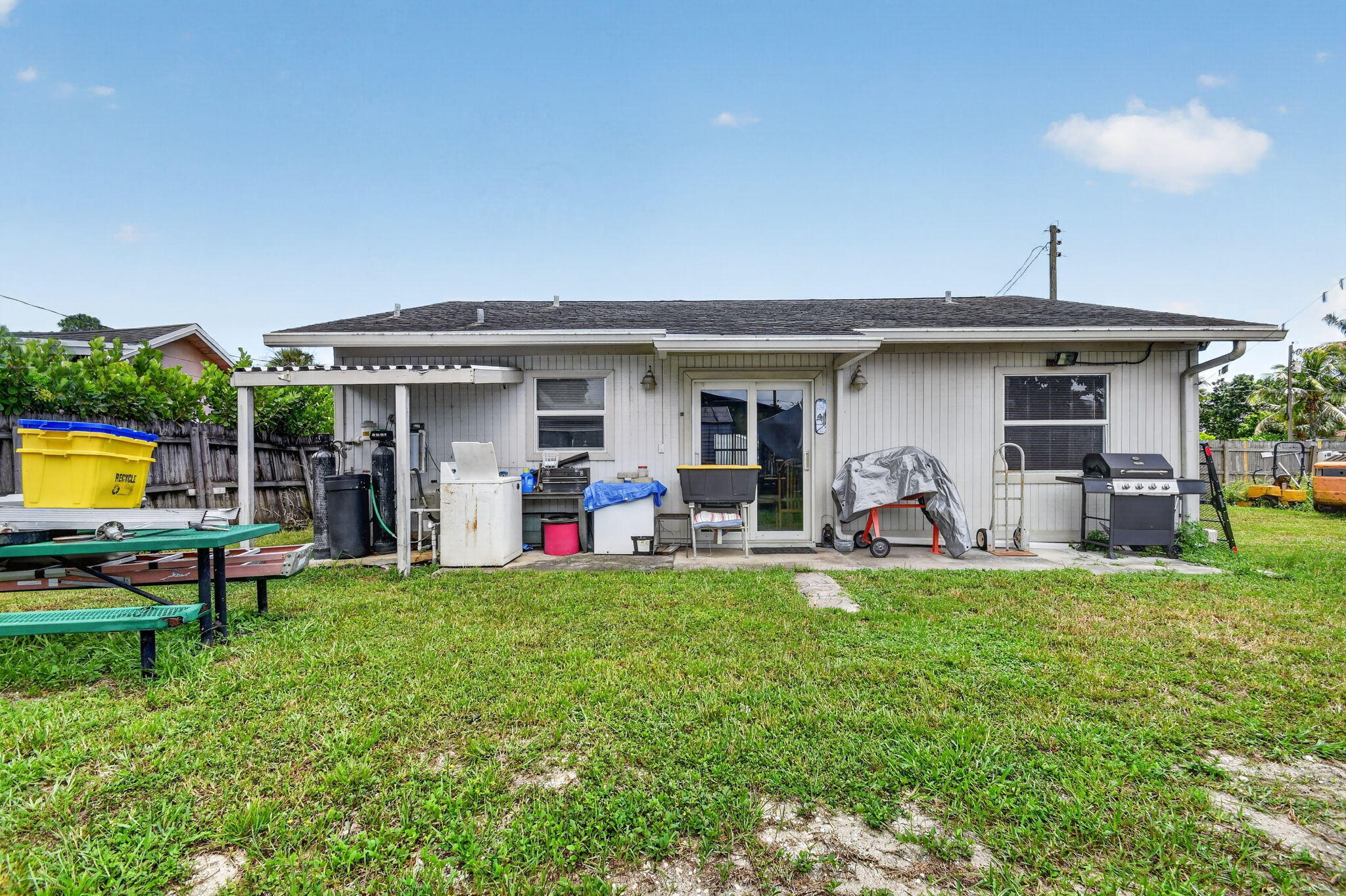 207/227 Ethelyn Dr West Palm Beach, FL 33415