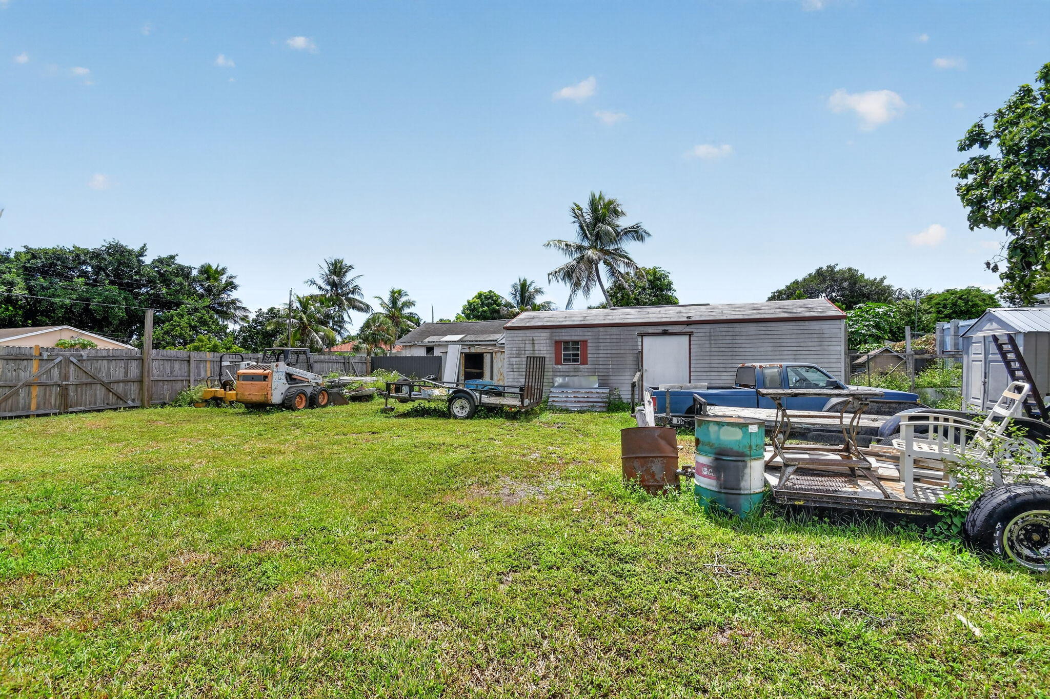 207/227 Ethelyn Dr West Palm Beach, FL 33415