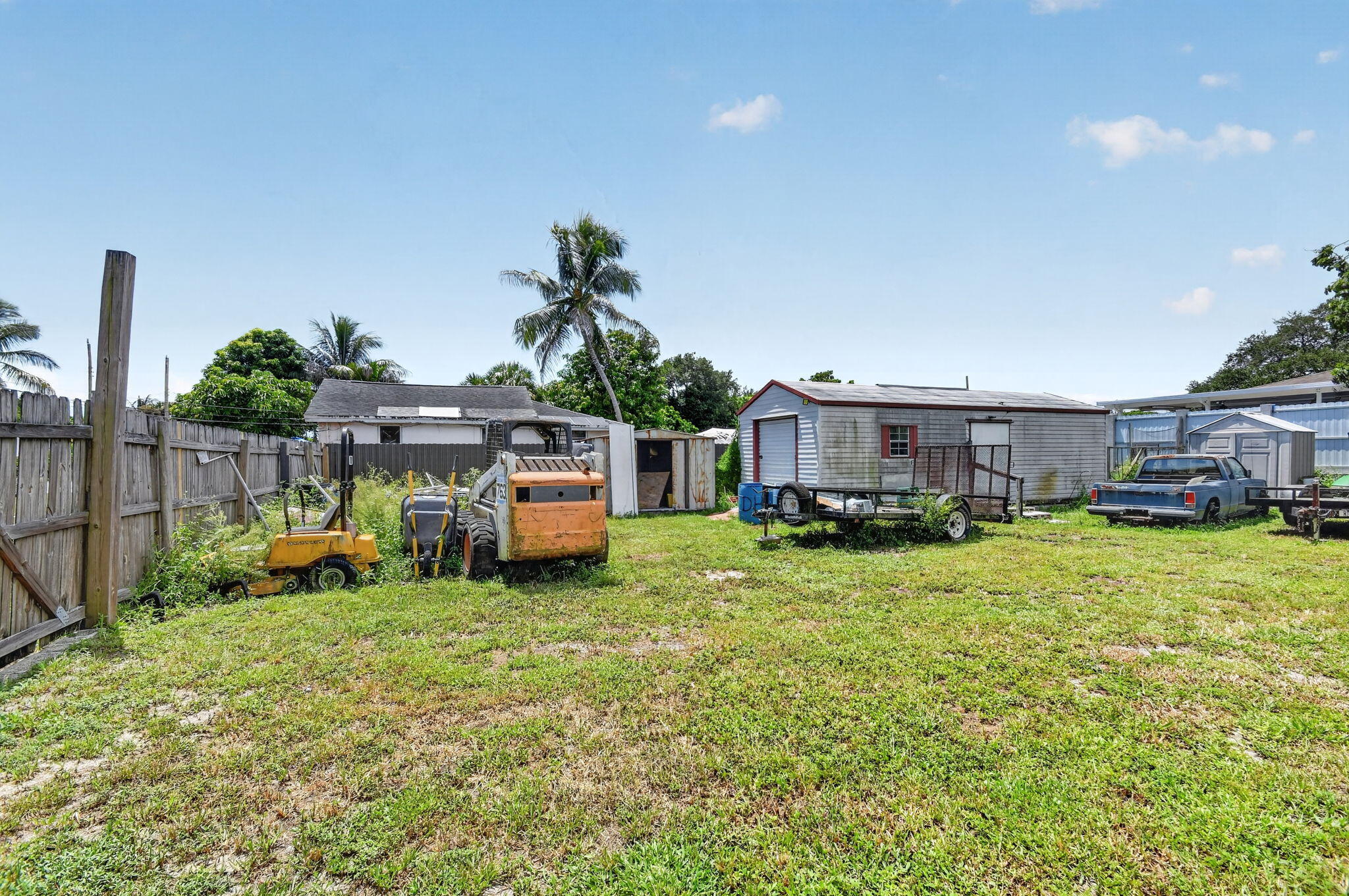207/227 Ethelyn Dr West Palm Beach, FL 33415