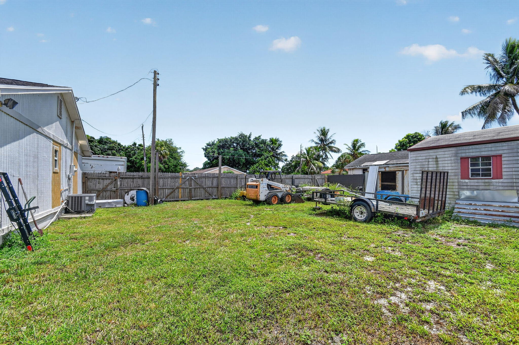 207/227 Ethelyn Dr West Palm Beach, FL 33415