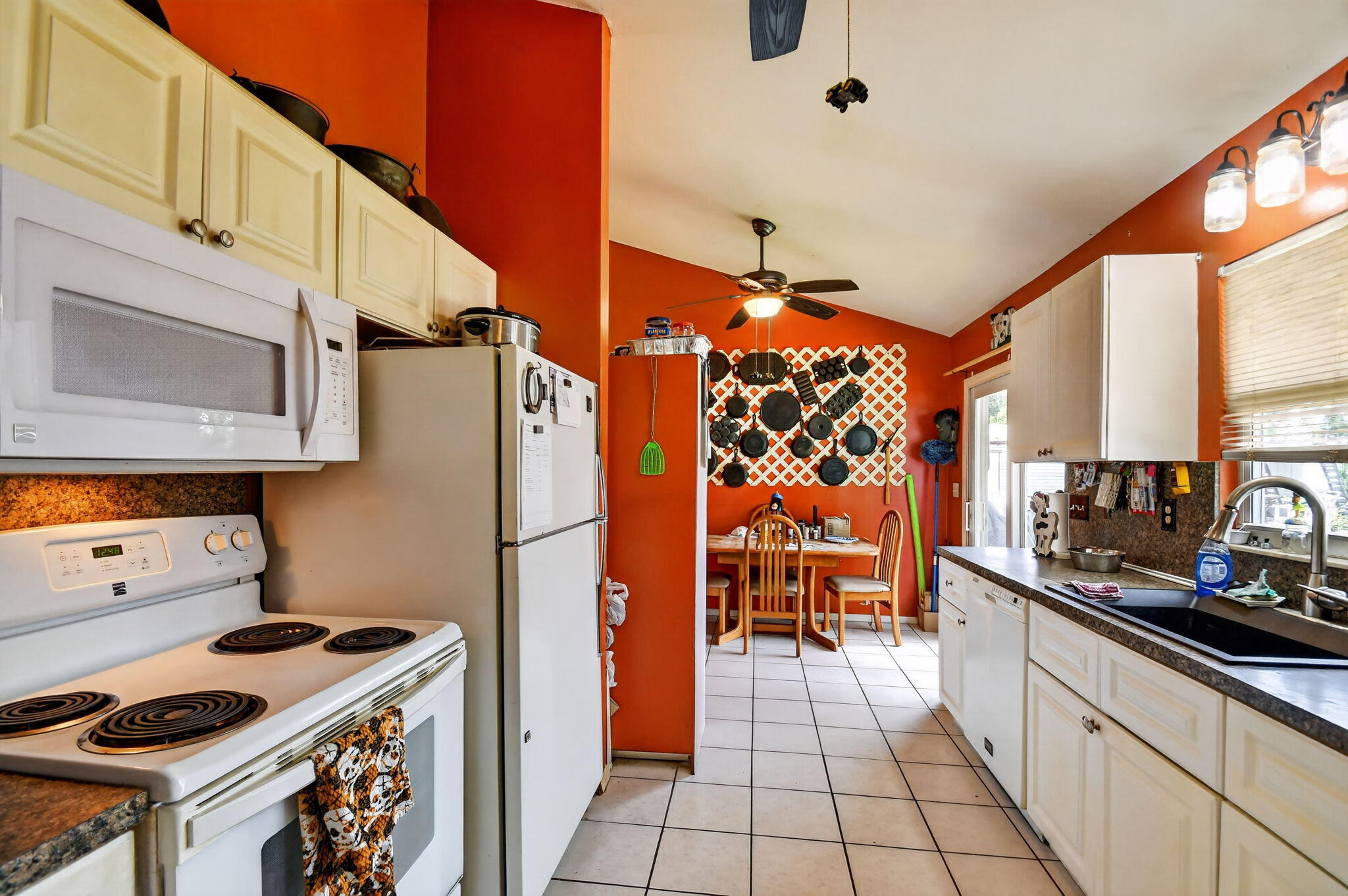 207/227 Ethelyn Dr West Palm Beach, FL 33415