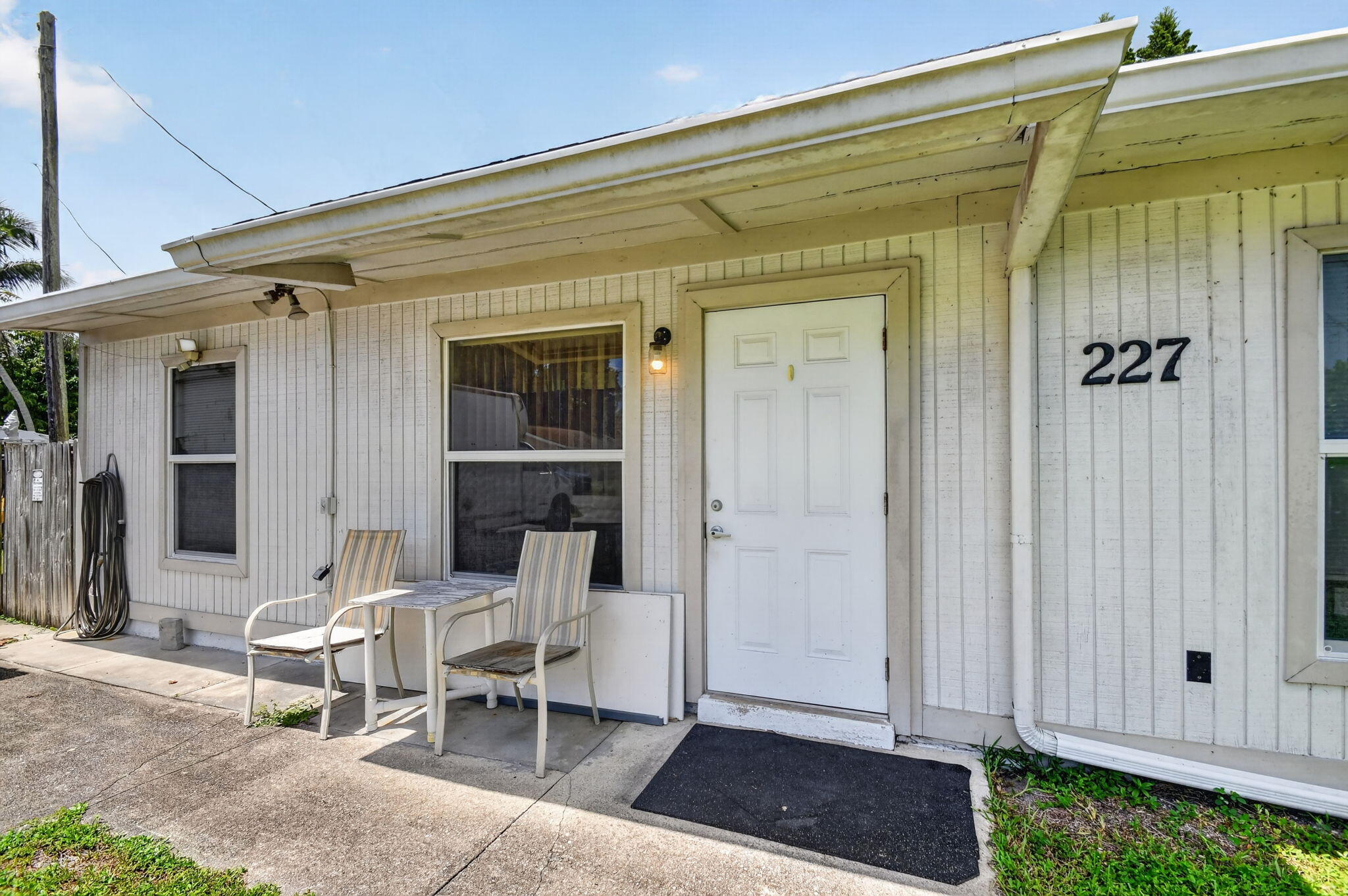 207/227 Ethelyn Dr West Palm Beach, FL 33415