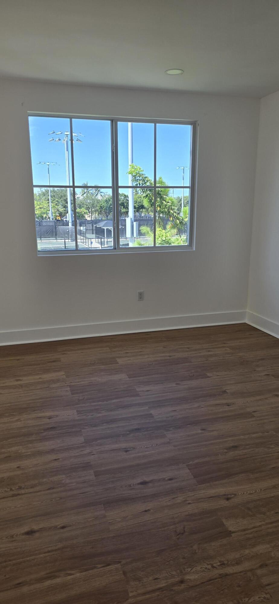 635 NE 11th Ave Fort Lauderdale, FL 33304
