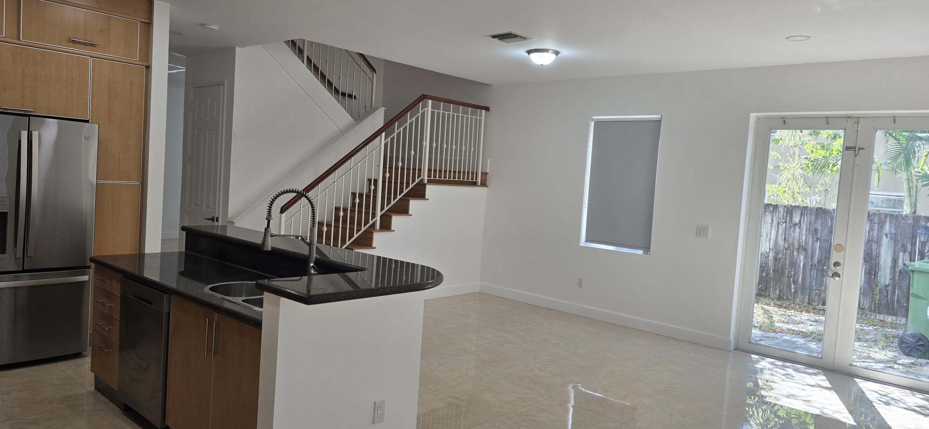 635 NE 11th Ave Fort Lauderdale, FL 33304