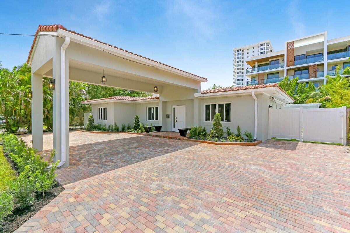 3025 Ctr Ave