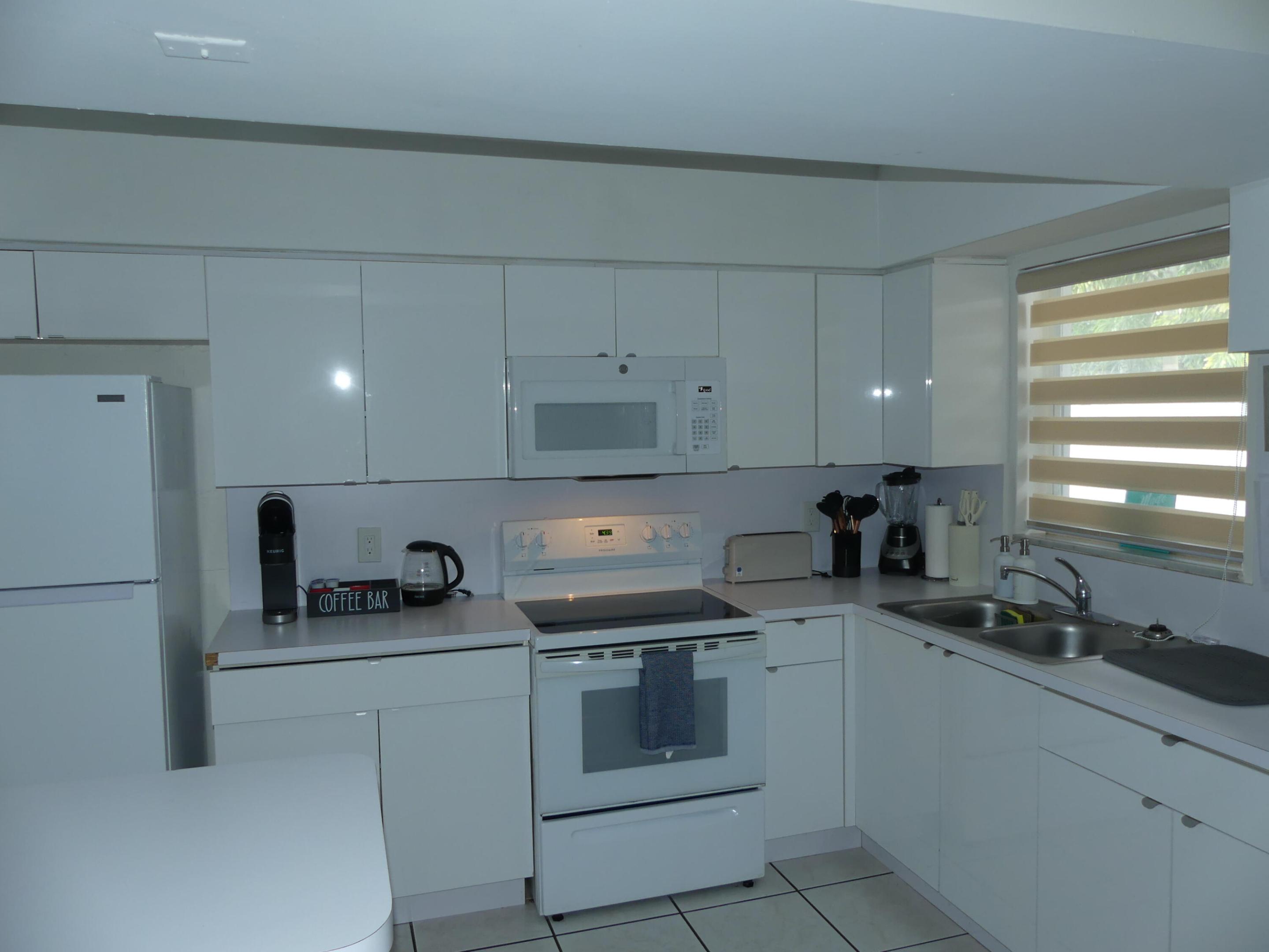 1761 NE 55th St Fort Lauderdale, FL 33334