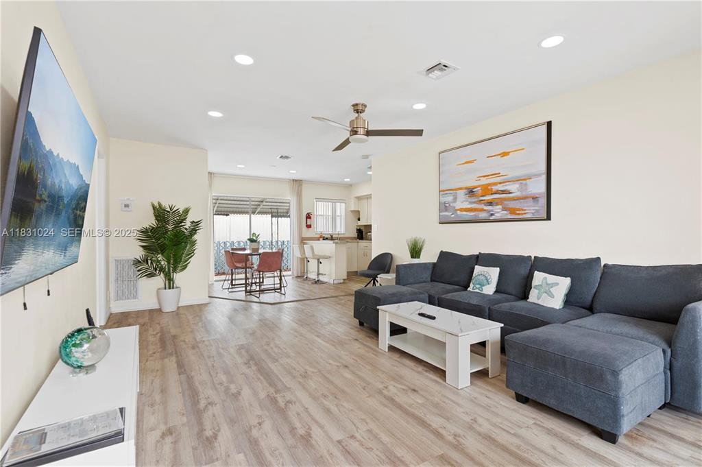 1761 NE 55th St Fort Lauderdale, FL 33334