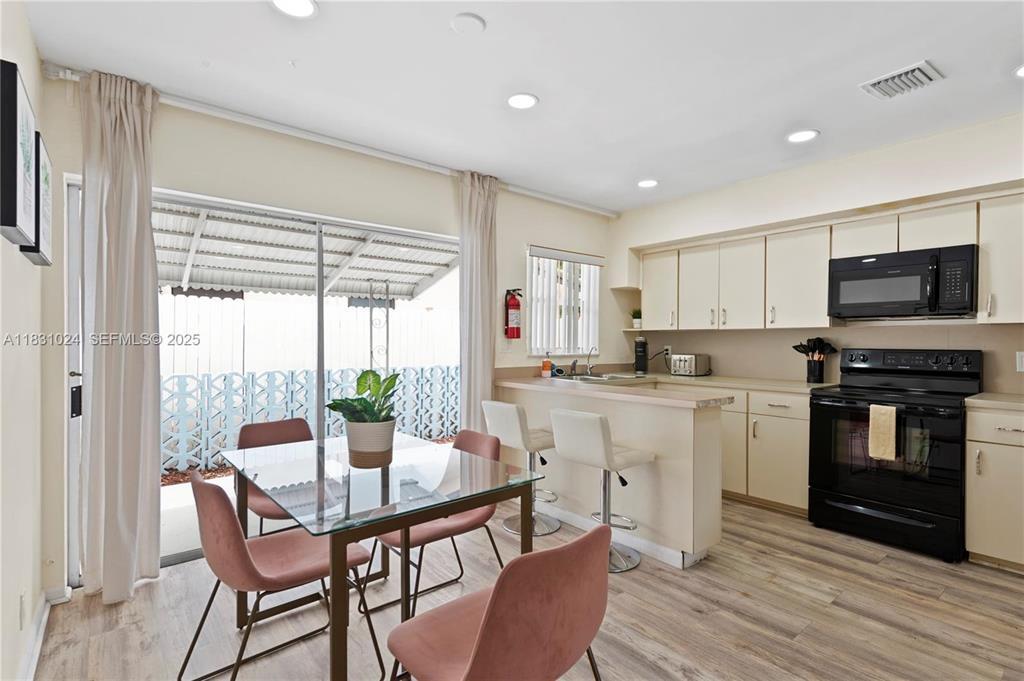 1761 NE 55th St Fort Lauderdale, FL 33334