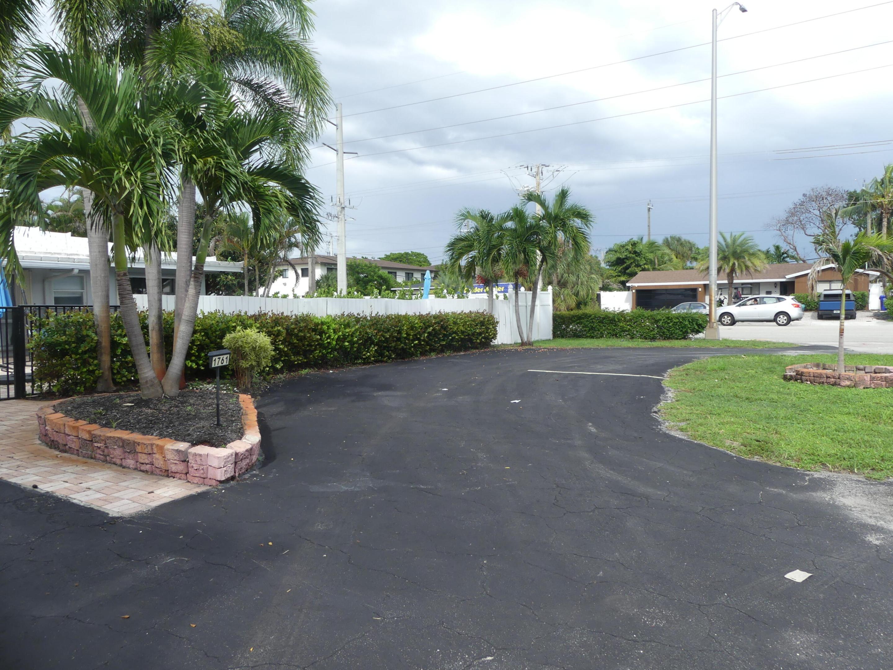 1761 NE 55th St Fort Lauderdale, FL 33334