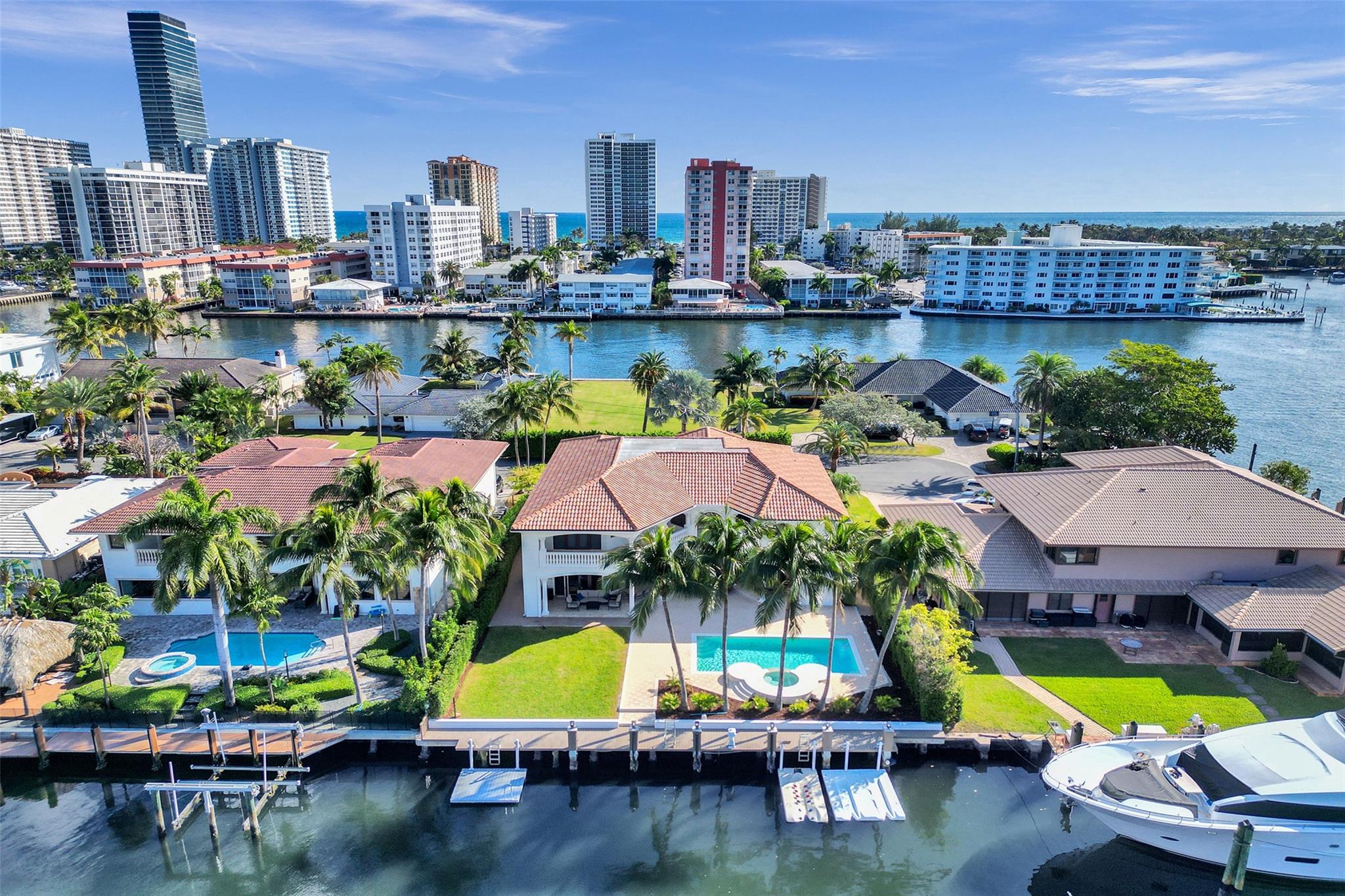 642 Palm Dr Hallandale Beach, FL 33009 642 Palm Dr Hallandale Beach, FL 33009