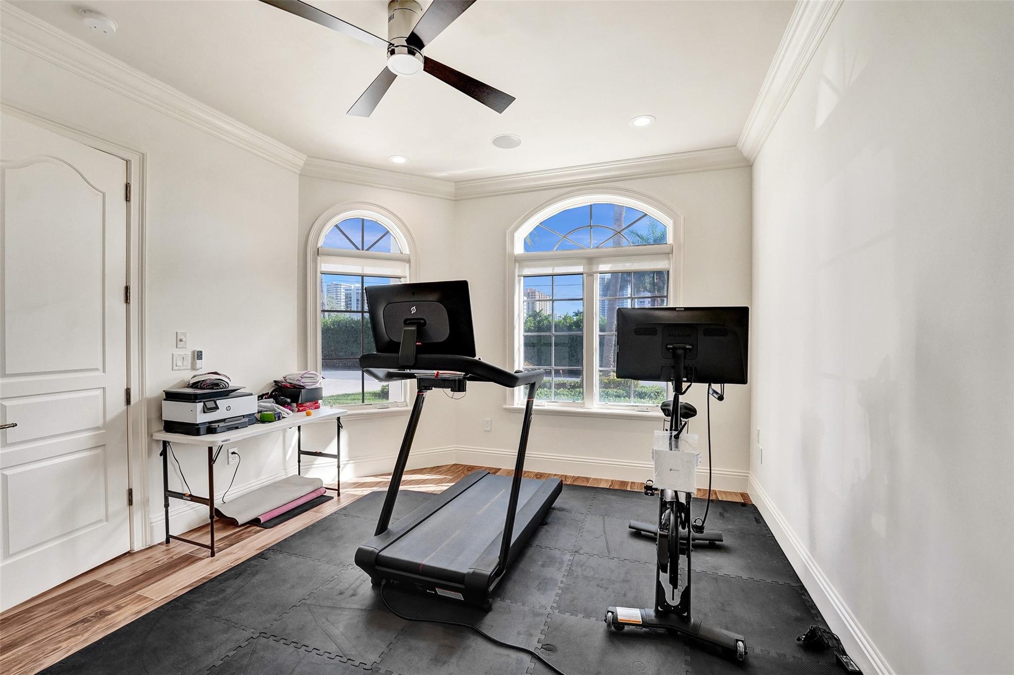 642 Palm Dr Hallandale Beach, FL 33009 642 Palm Dr Hallandale Beach, FL 33009