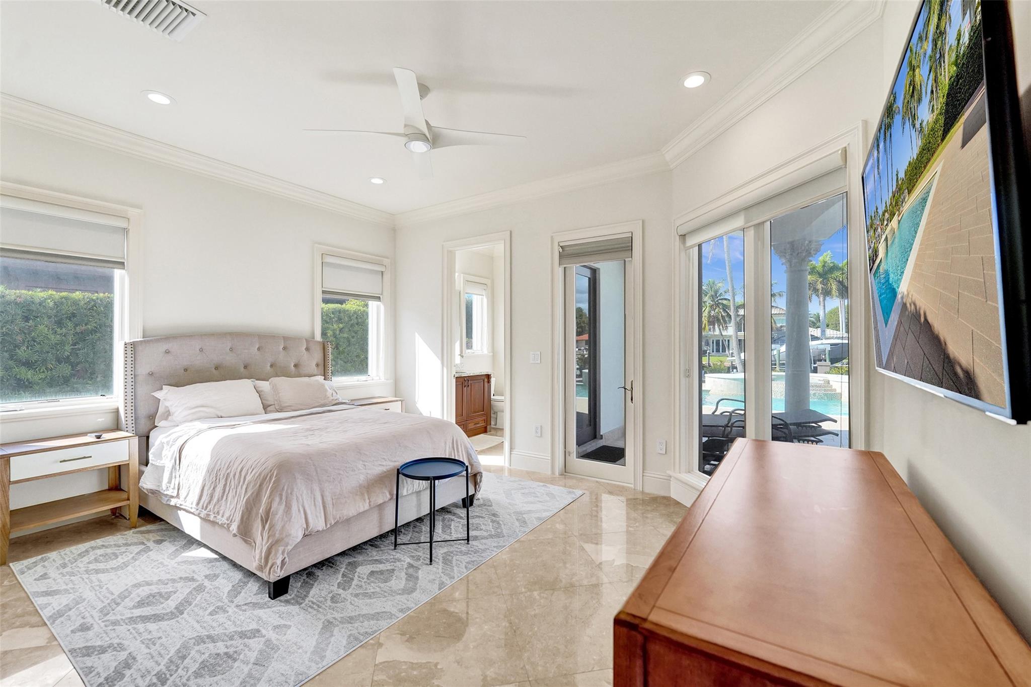 642 Palm Dr Hallandale Beach, FL 33009 642 Palm Dr Hallandale Beach, FL 33009