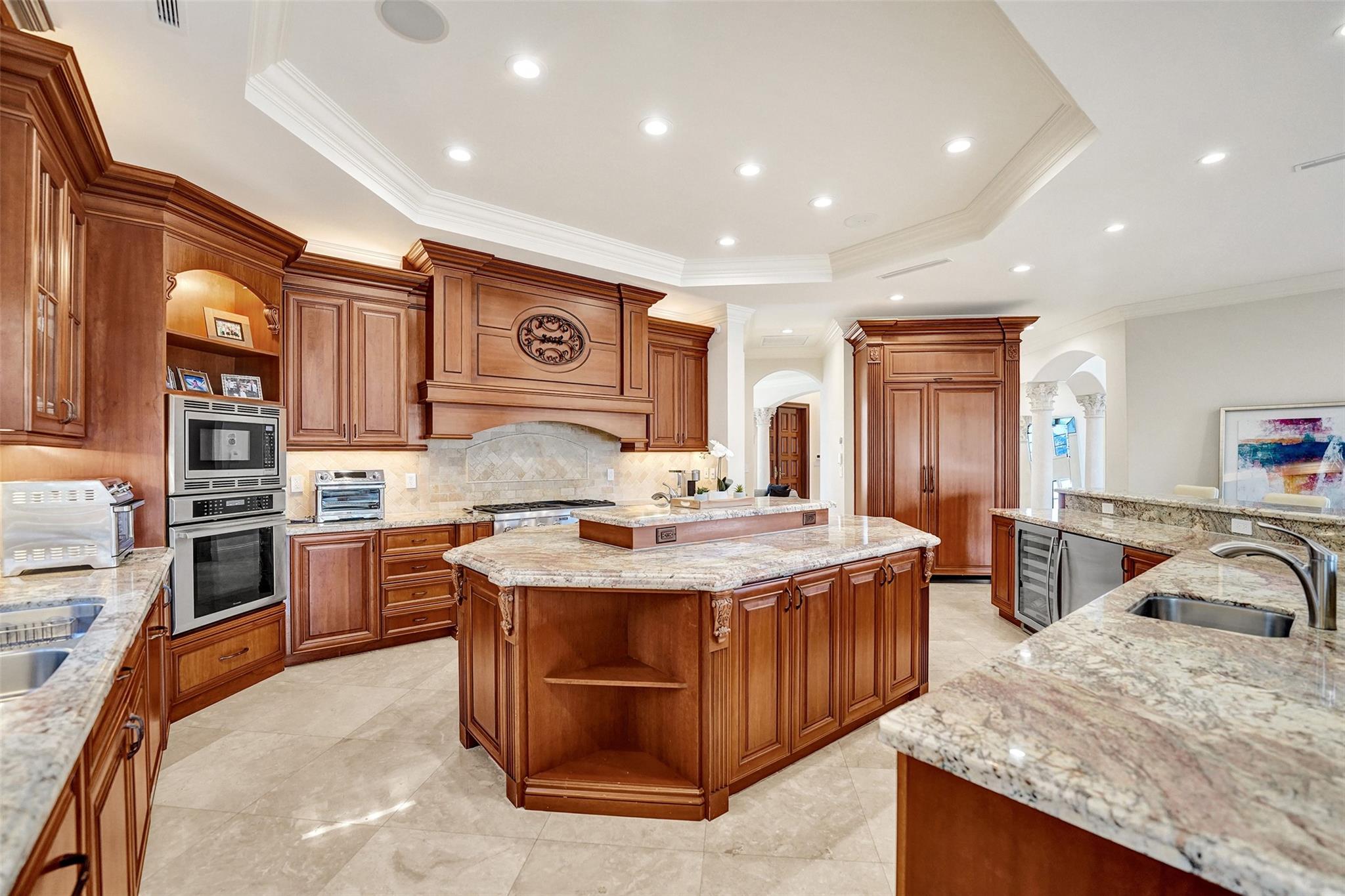 642 Palm Dr Hallandale Beach, FL 33009 642 Palm Dr Hallandale Beach, FL 33009