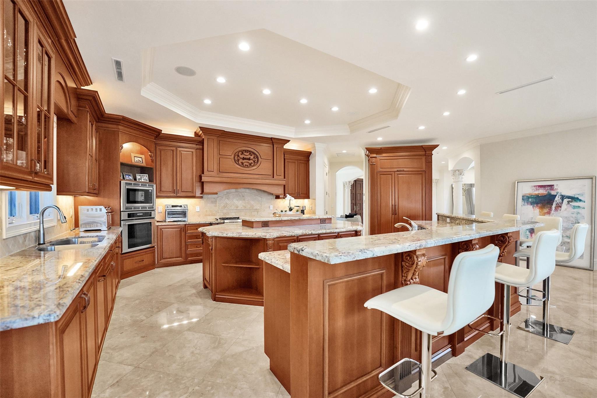 642 Palm Dr Hallandale Beach, FL 33009 642 Palm Dr Hallandale Beach, FL 33009