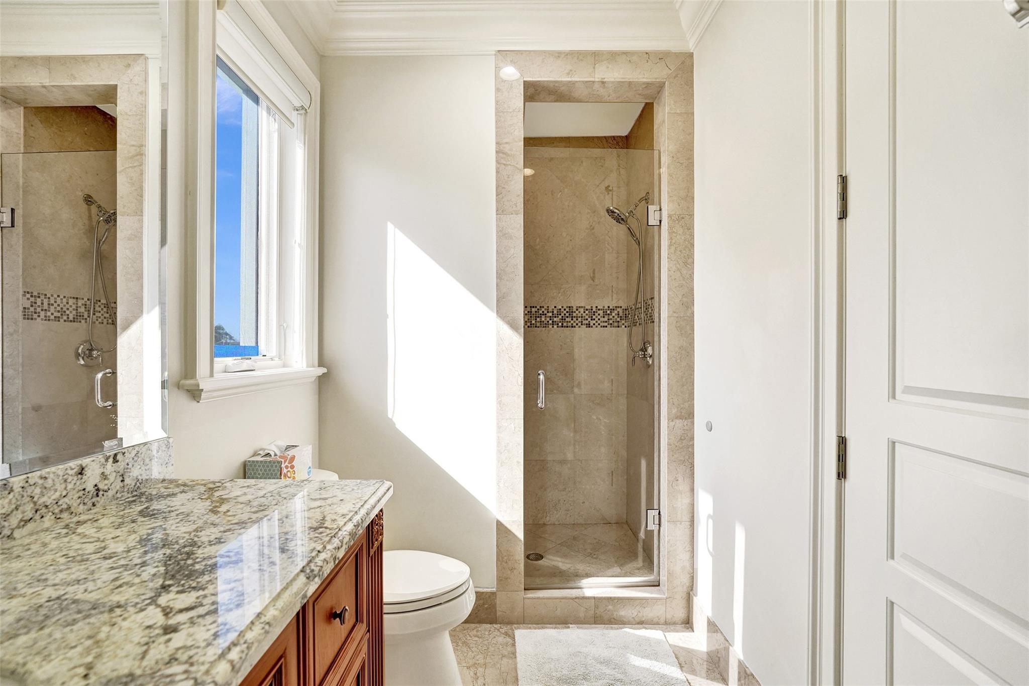 642 Palm Dr Hallandale Beach, FL 33009 642 Palm Dr Hallandale Beach, FL 33009