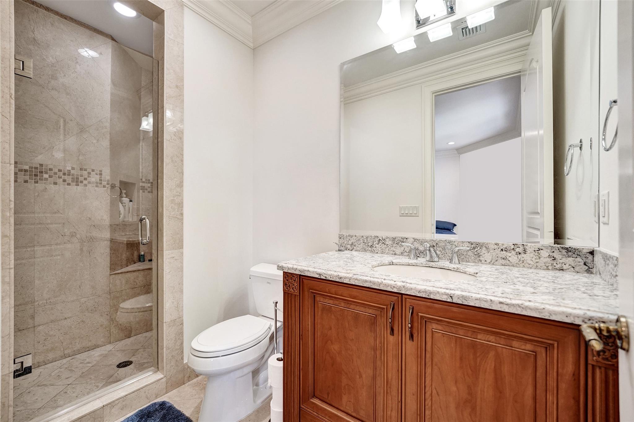 642 Palm Dr Hallandale Beach, FL 33009 642 Palm Dr Hallandale Beach, FL 33009