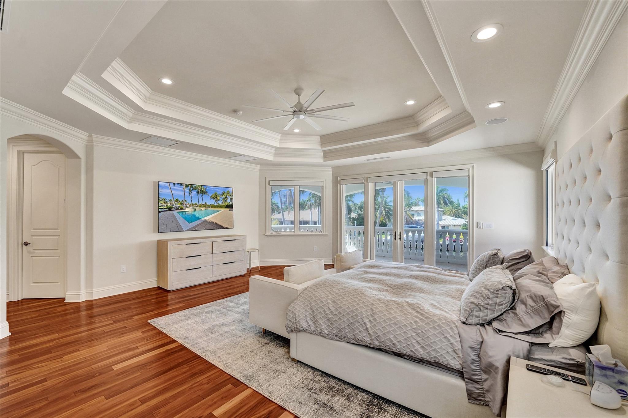 642 Palm Dr Hallandale Beach, FL 33009 642 Palm Dr Hallandale Beach, FL 33009