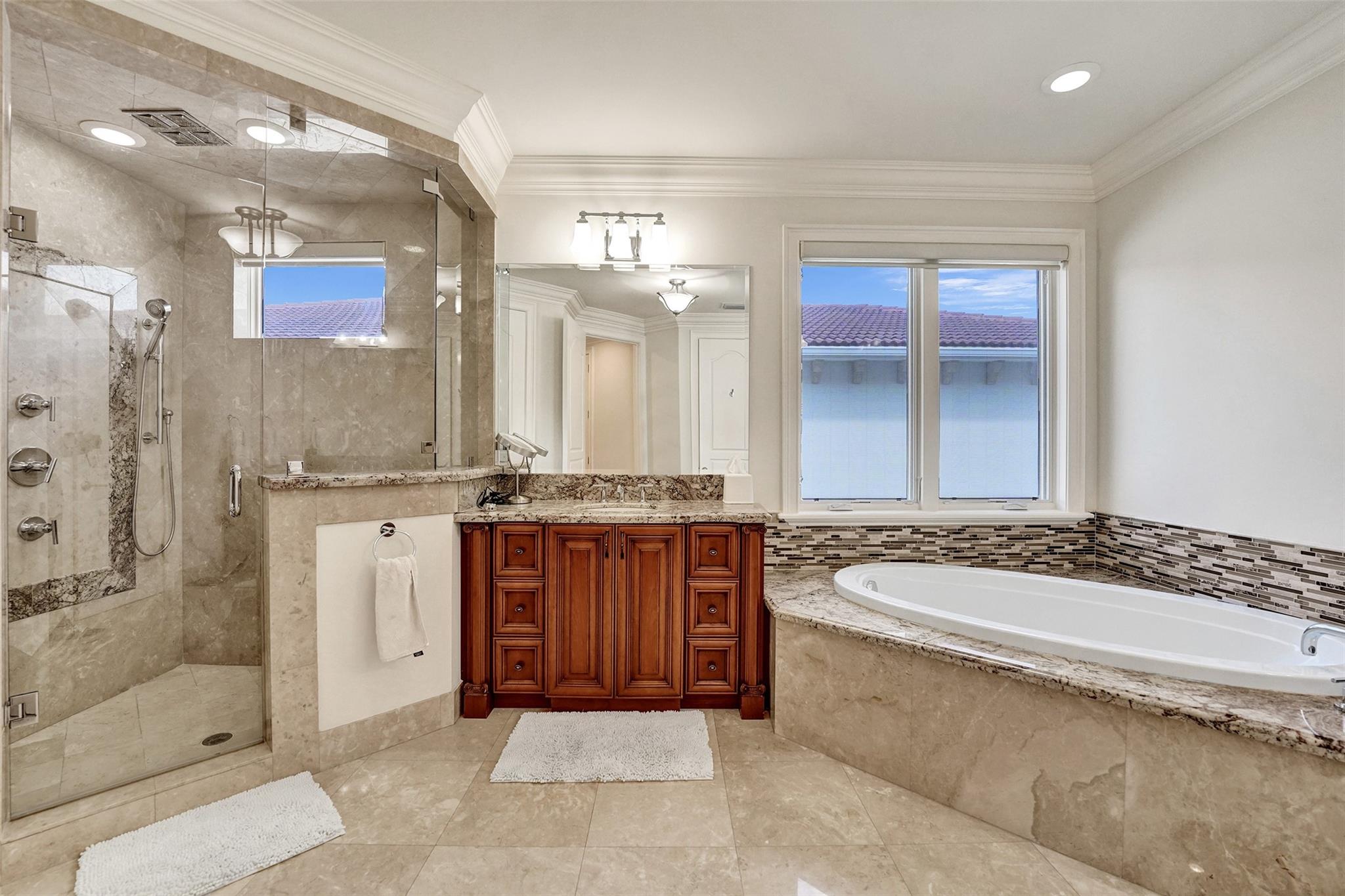 642 Palm Dr Hallandale Beach, FL 33009 642 Palm Dr Hallandale Beach, FL 33009