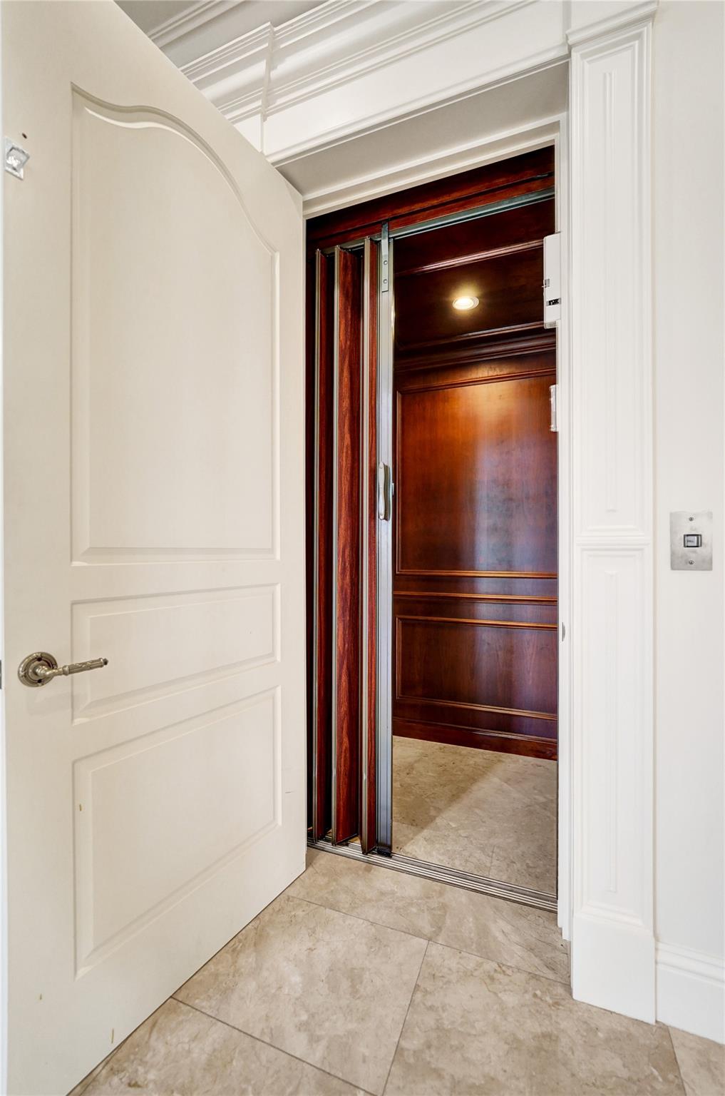 642 Palm Dr Hallandale Beach, FL 33009 642 Palm Dr Hallandale Beach, FL 33009