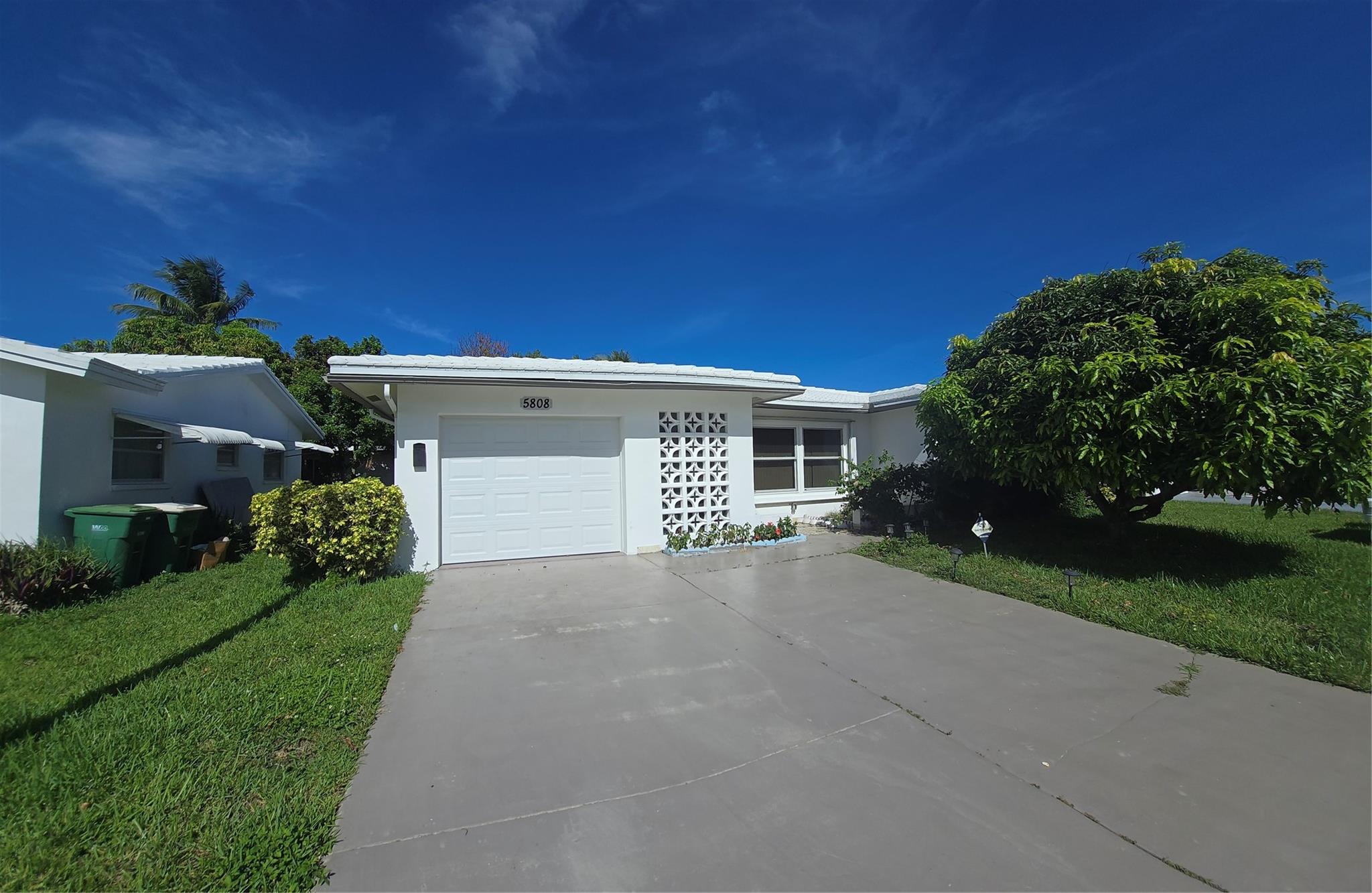 5808 NW 82nd Ter