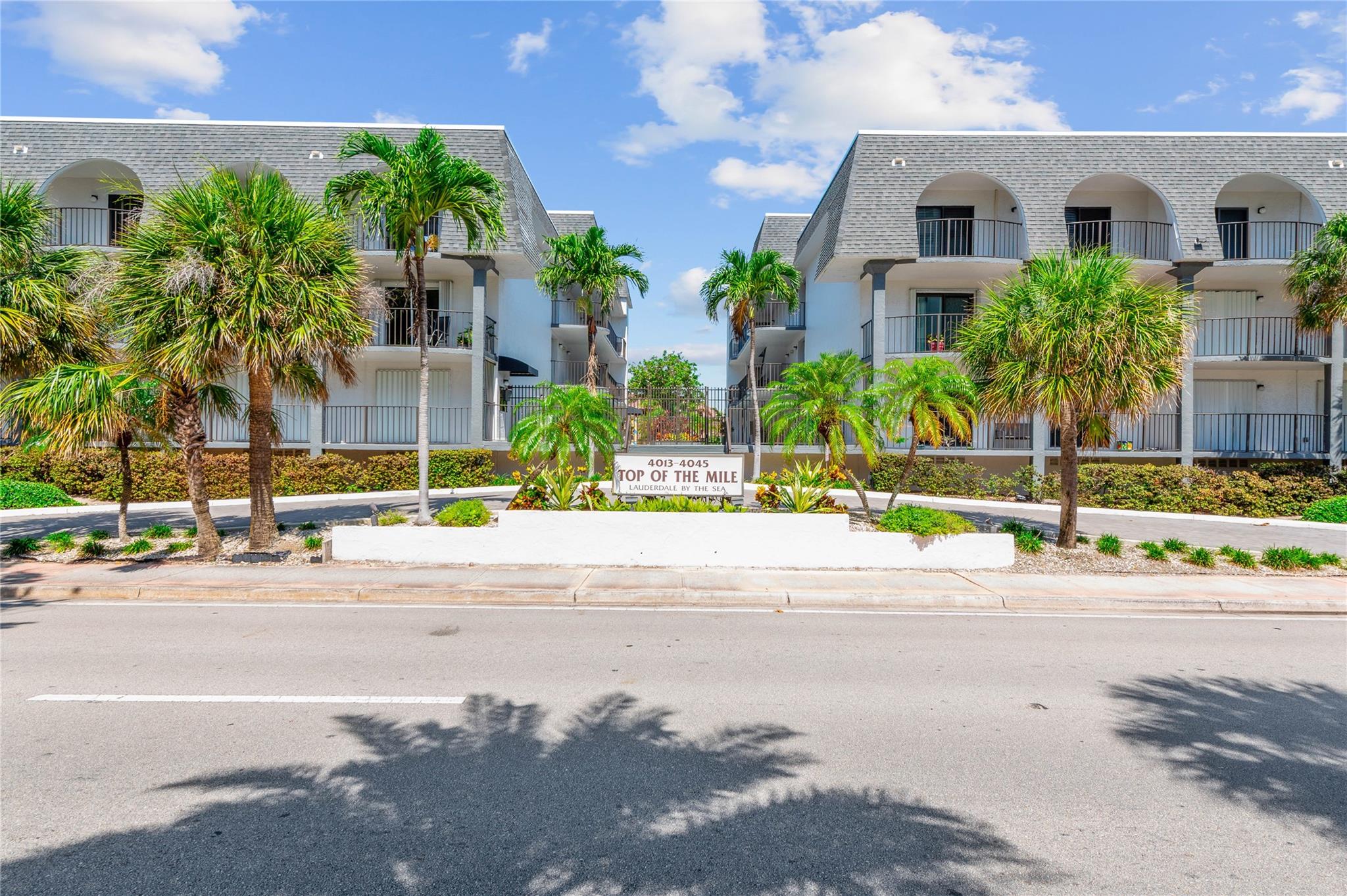 4013 N Ocean Dr #105