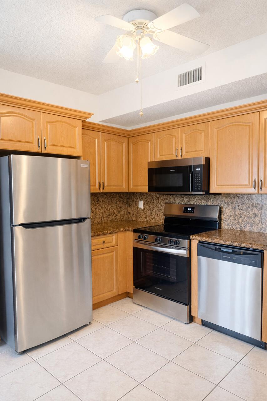 301 SW 158th #104 Pembroke Pines, FL 33027