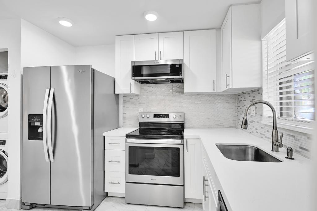 10303 Sunrise Lks Blvd #107